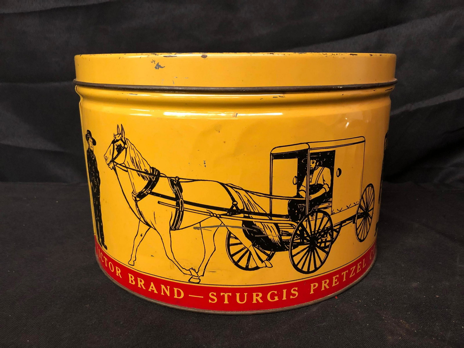 Vitnage Sturgis Pretzel Container: Vitnage Sturgis Pretzel Container