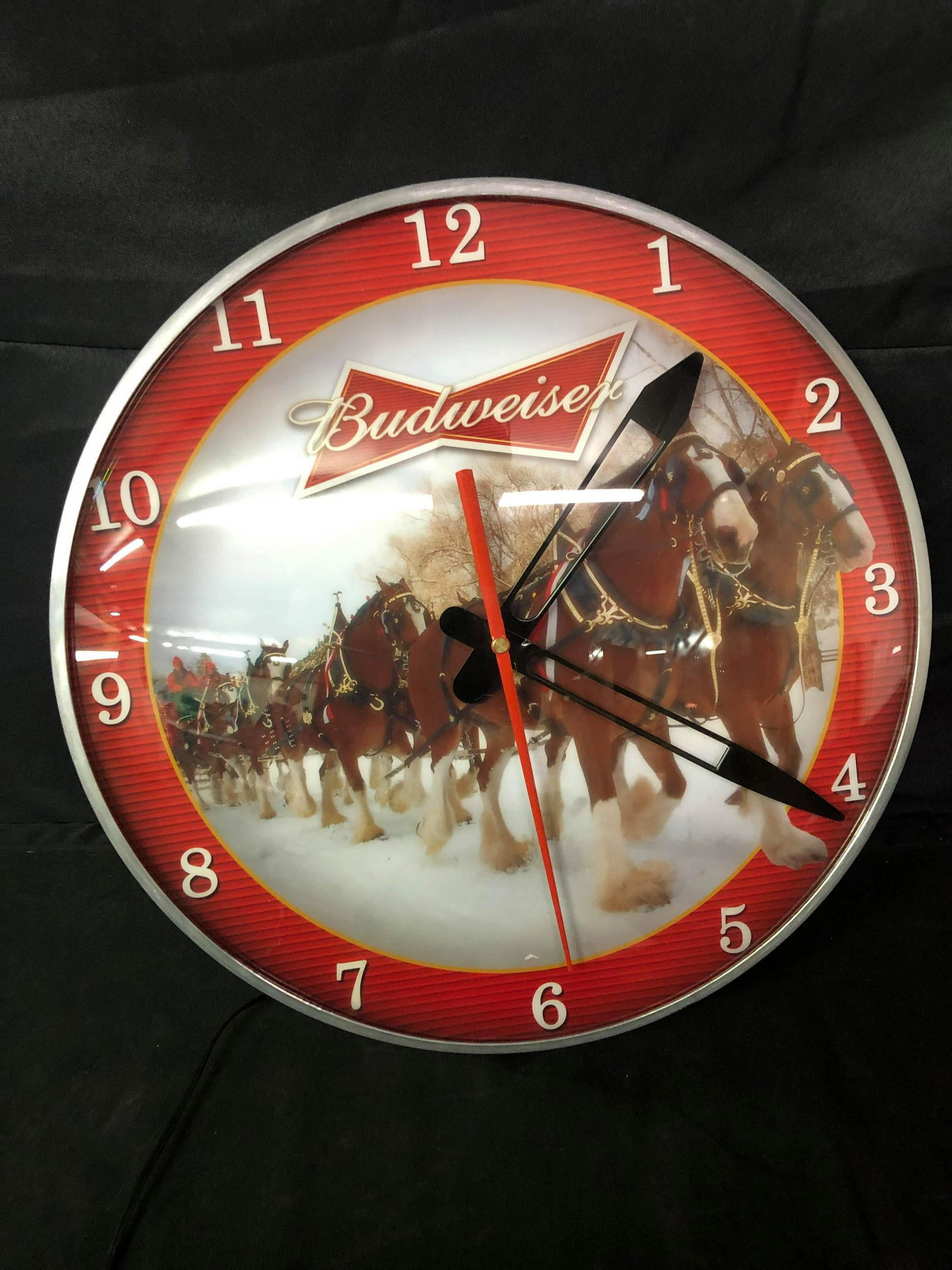 Lighted Budweiser Clydesdale Clock: Lighted Budweiser Clydesdale Clock