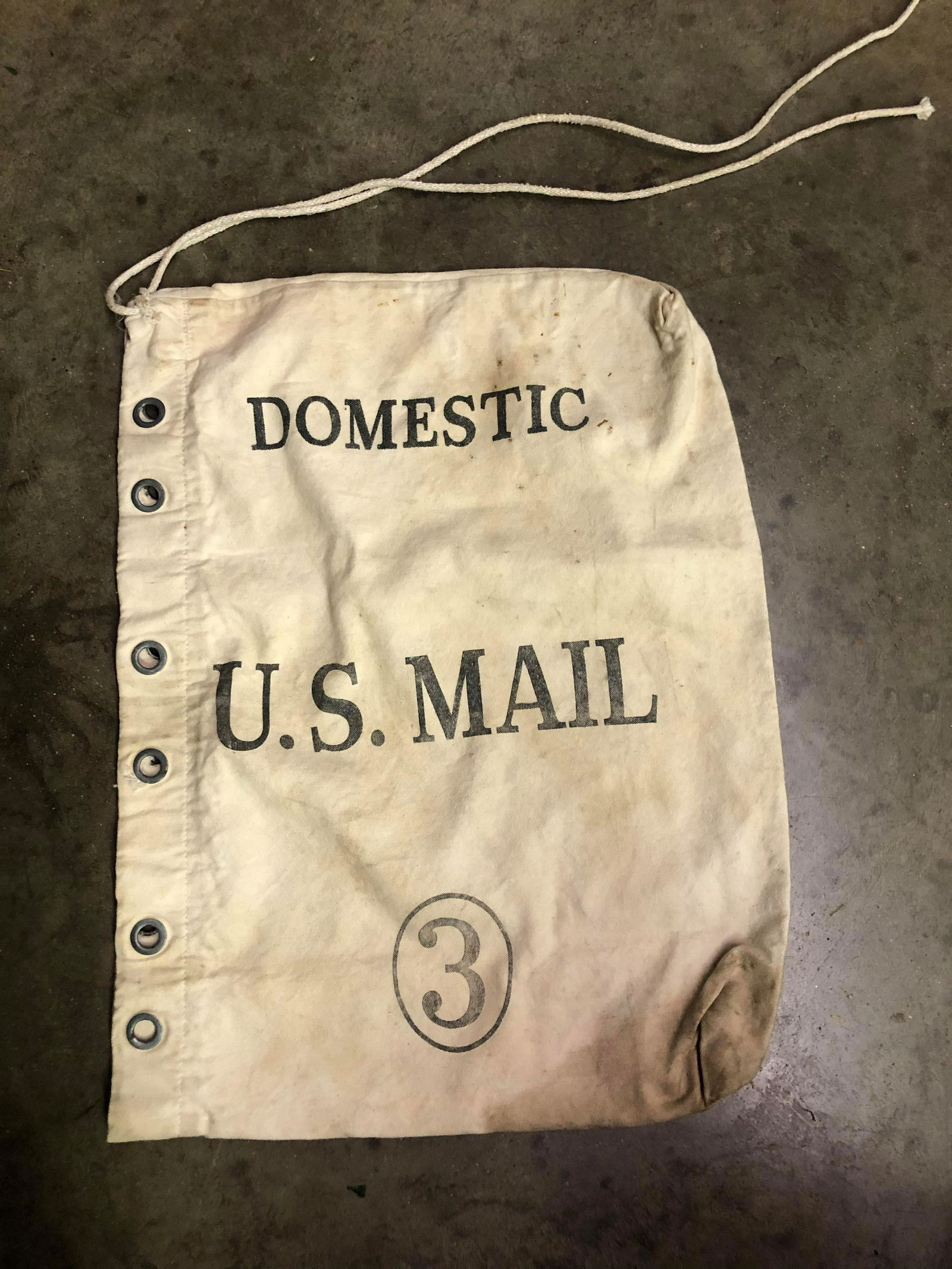 DOMESTIC U.S. MAIL BAG (1 of 1)