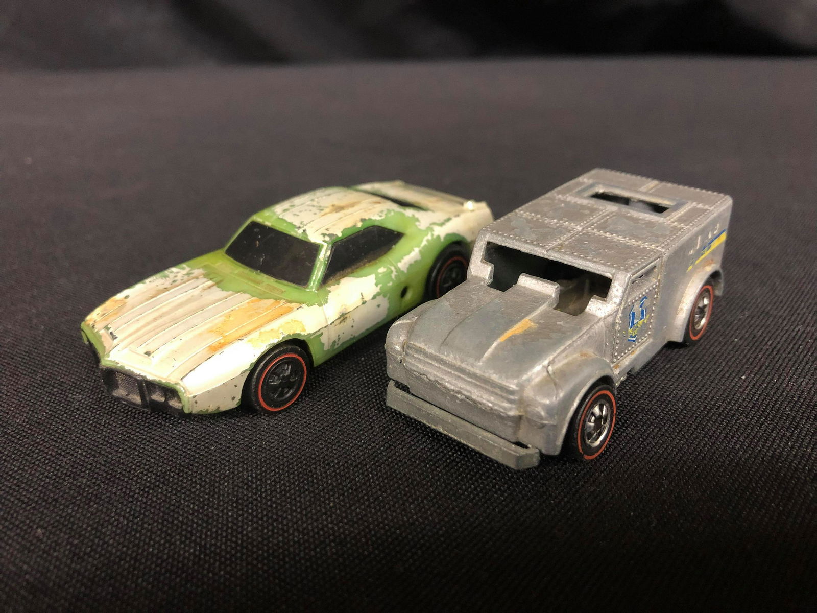 PAIR OF VINTAGE REDLINE HOTWHEELS (1 of 2)