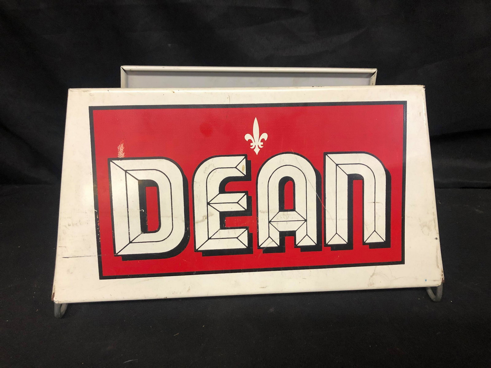 METAL DEAN TIRE DISPLAY: METAL DEAN TIRE DISPLAY