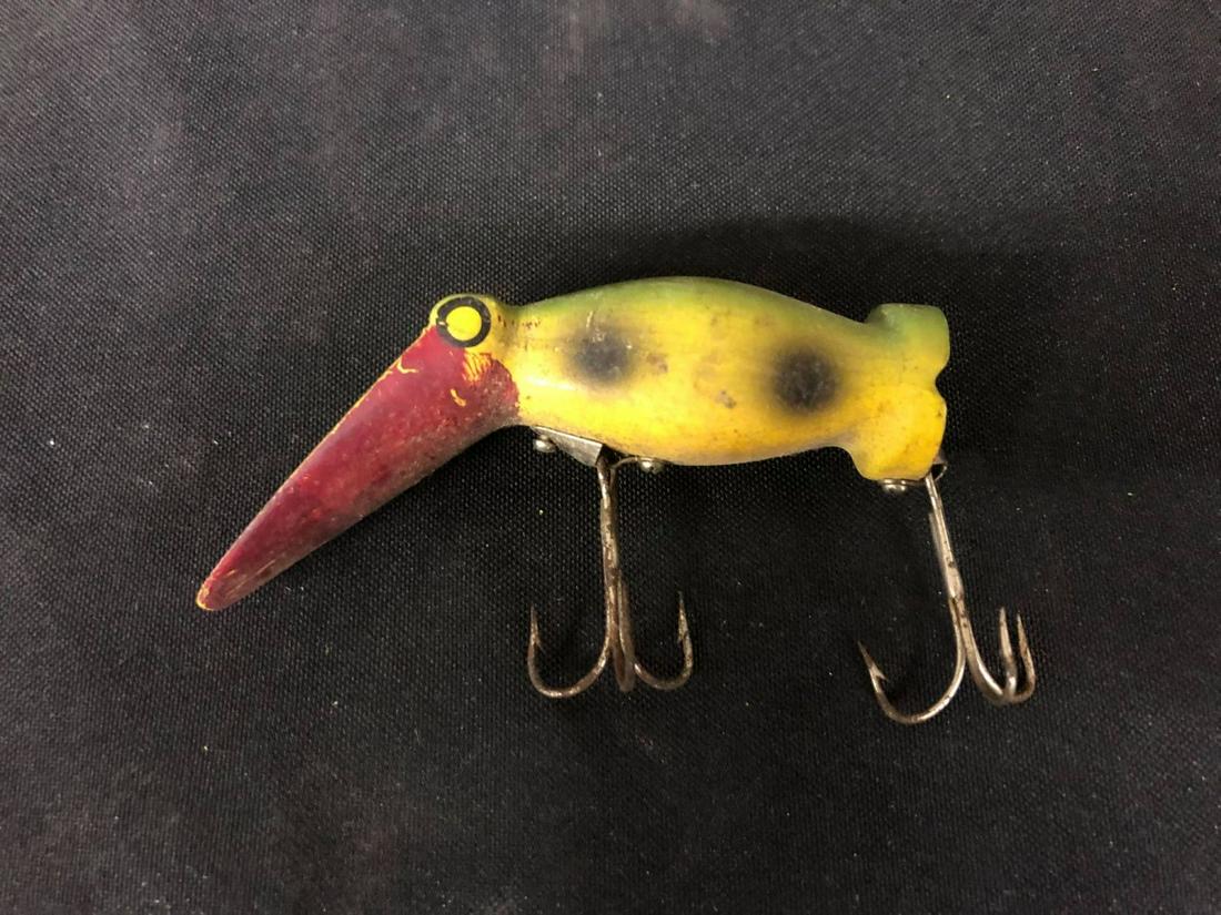 VINTAGE WOODEN FISHING LURES: VINTAGE WOODEN FISHING LURES