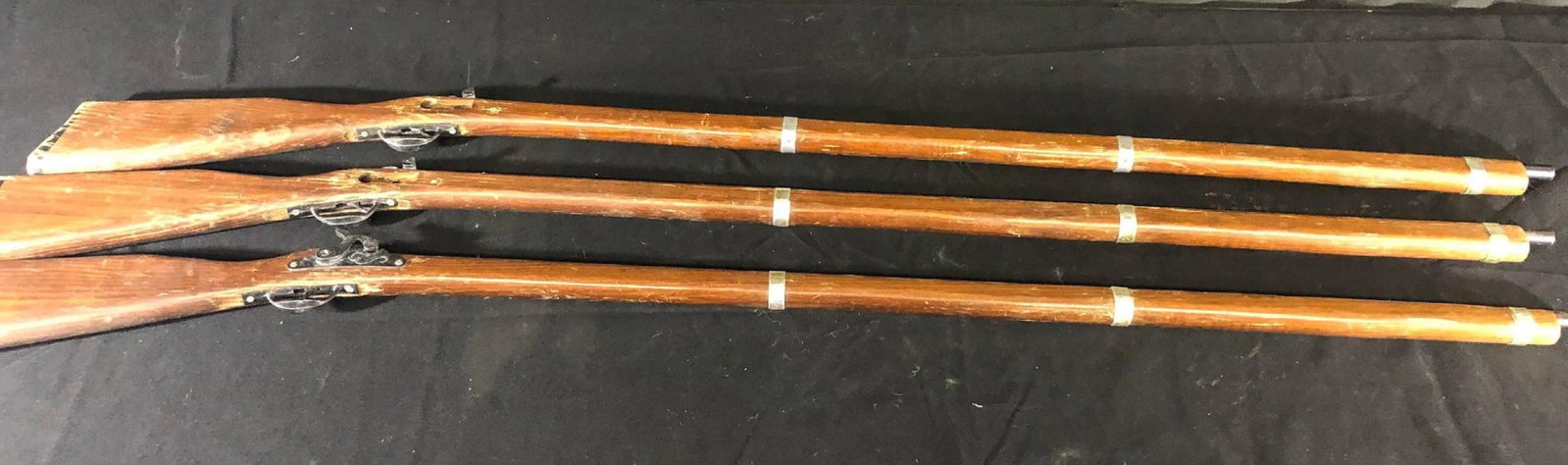 Trio Of Long Gun Style Replicas: Trio Of Long Gun Style Replicas
