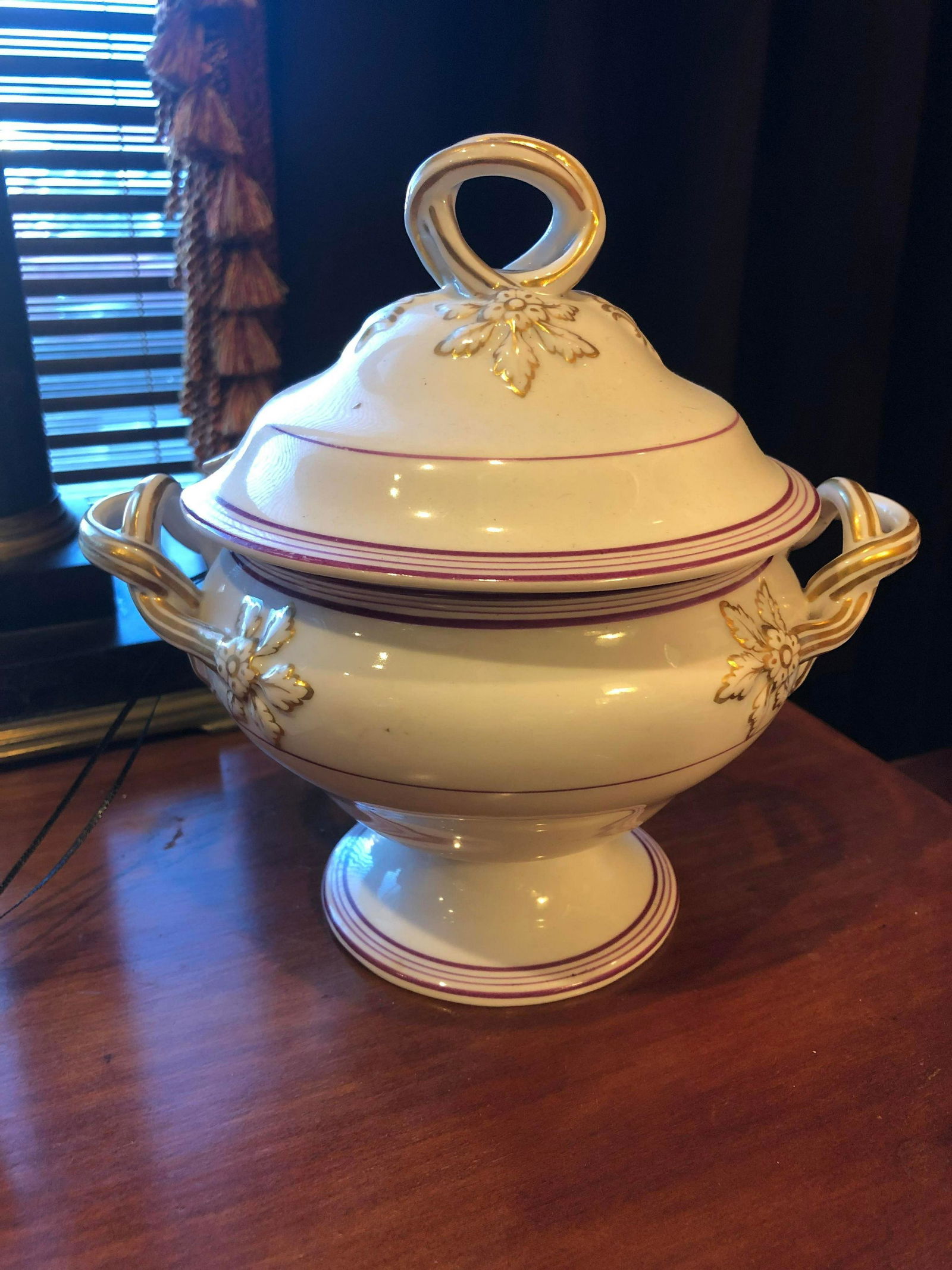 Old Paris Porcelain Lidded Sauce Tureen French Circa 8" (1 of 2)