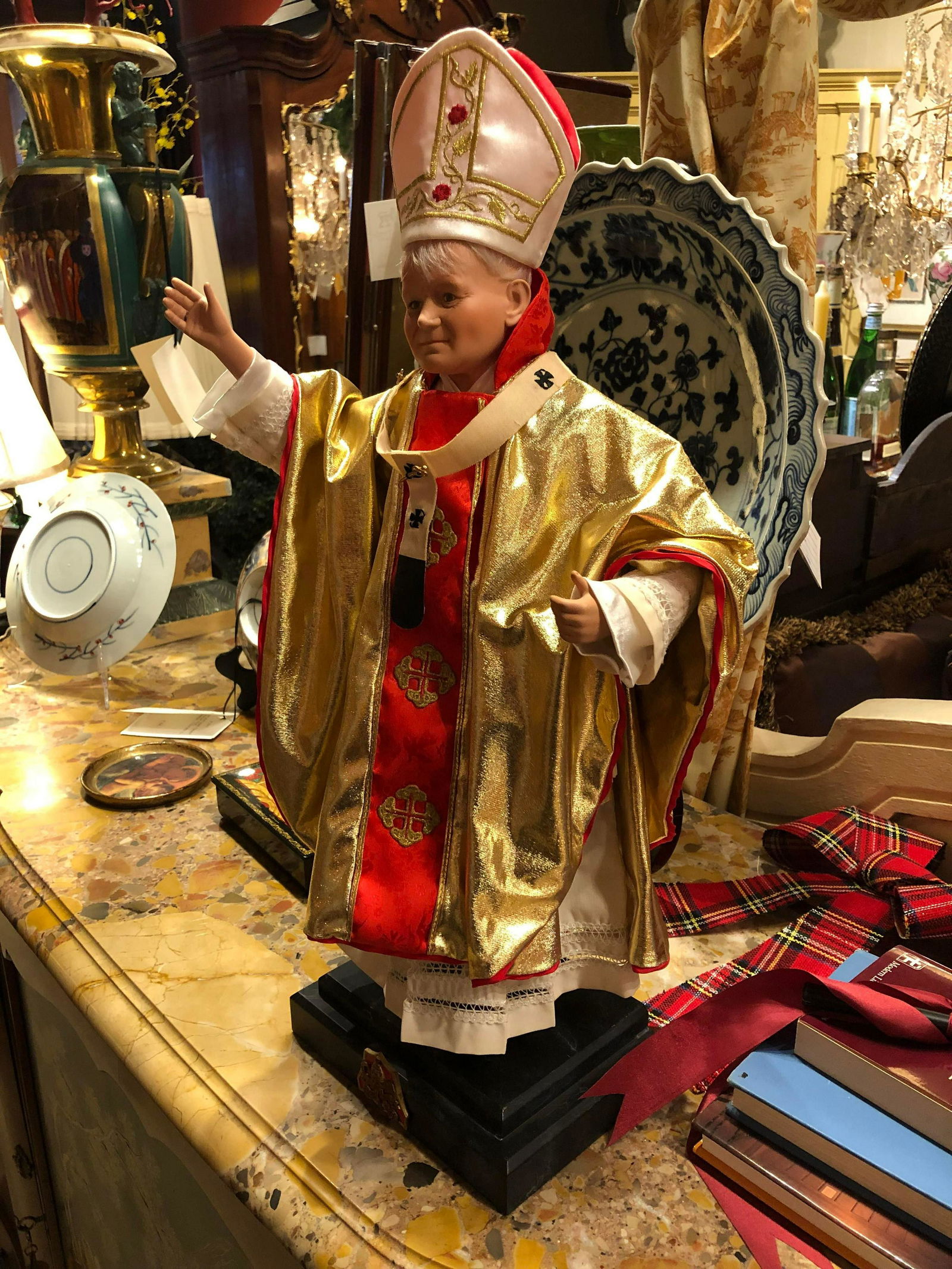 Realistic Pope Figure On Base: Realistic Pope Figure On Base