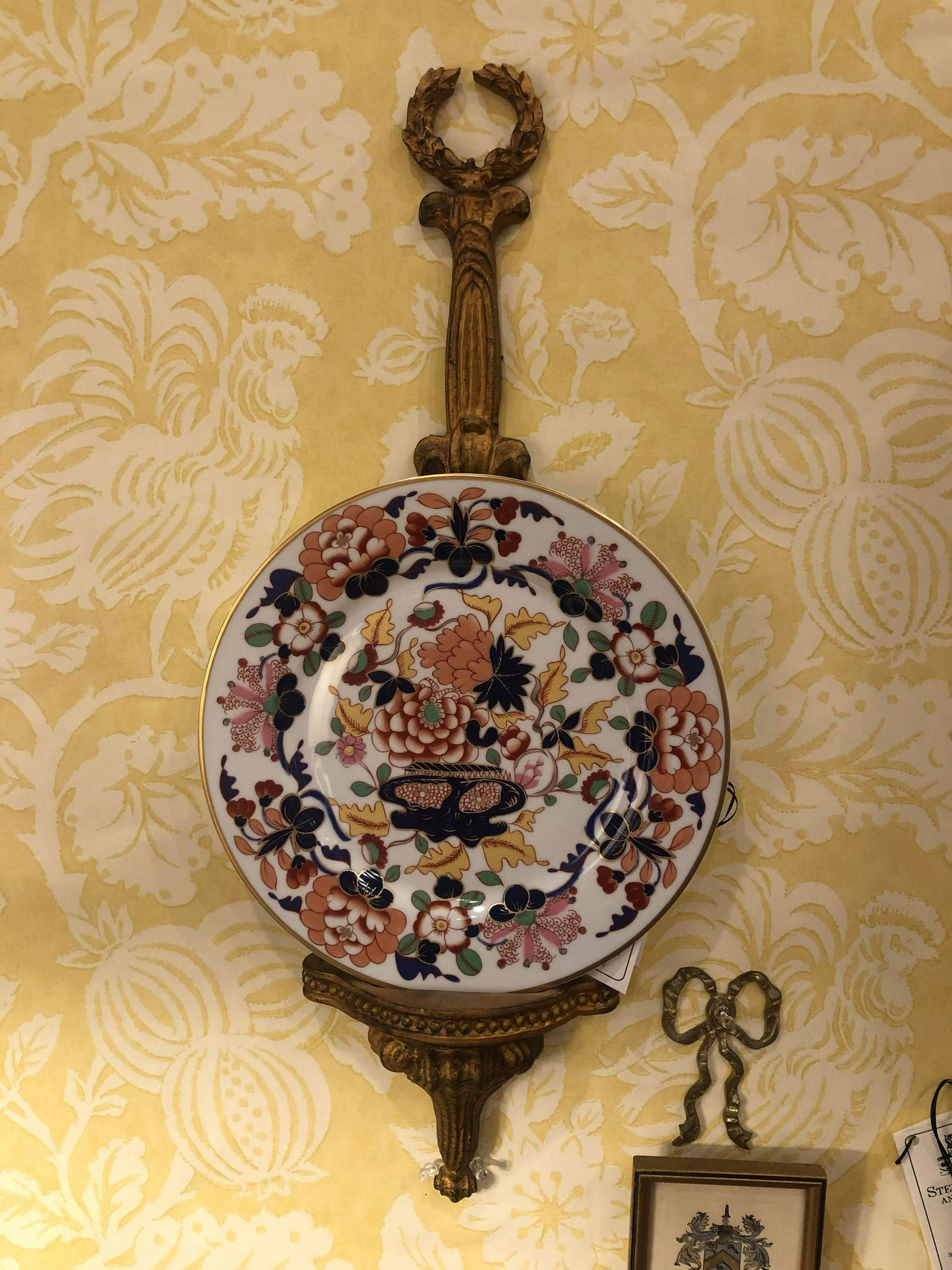 Unusual Pair Of Gilt Plaster Plate Racks, With A Pair (1 of 2)