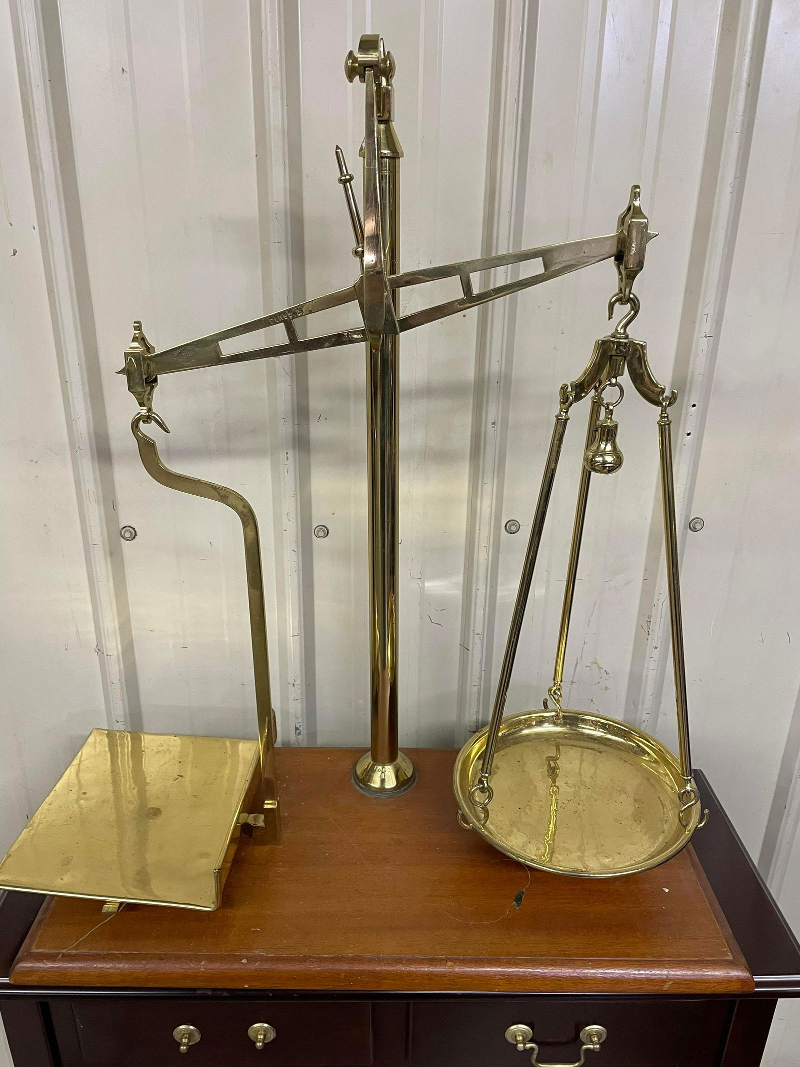 Antique brass Iron Berry Warmington Balance Beam Scale: Antique brass Iron Berry Warmington Balance Beam Scale