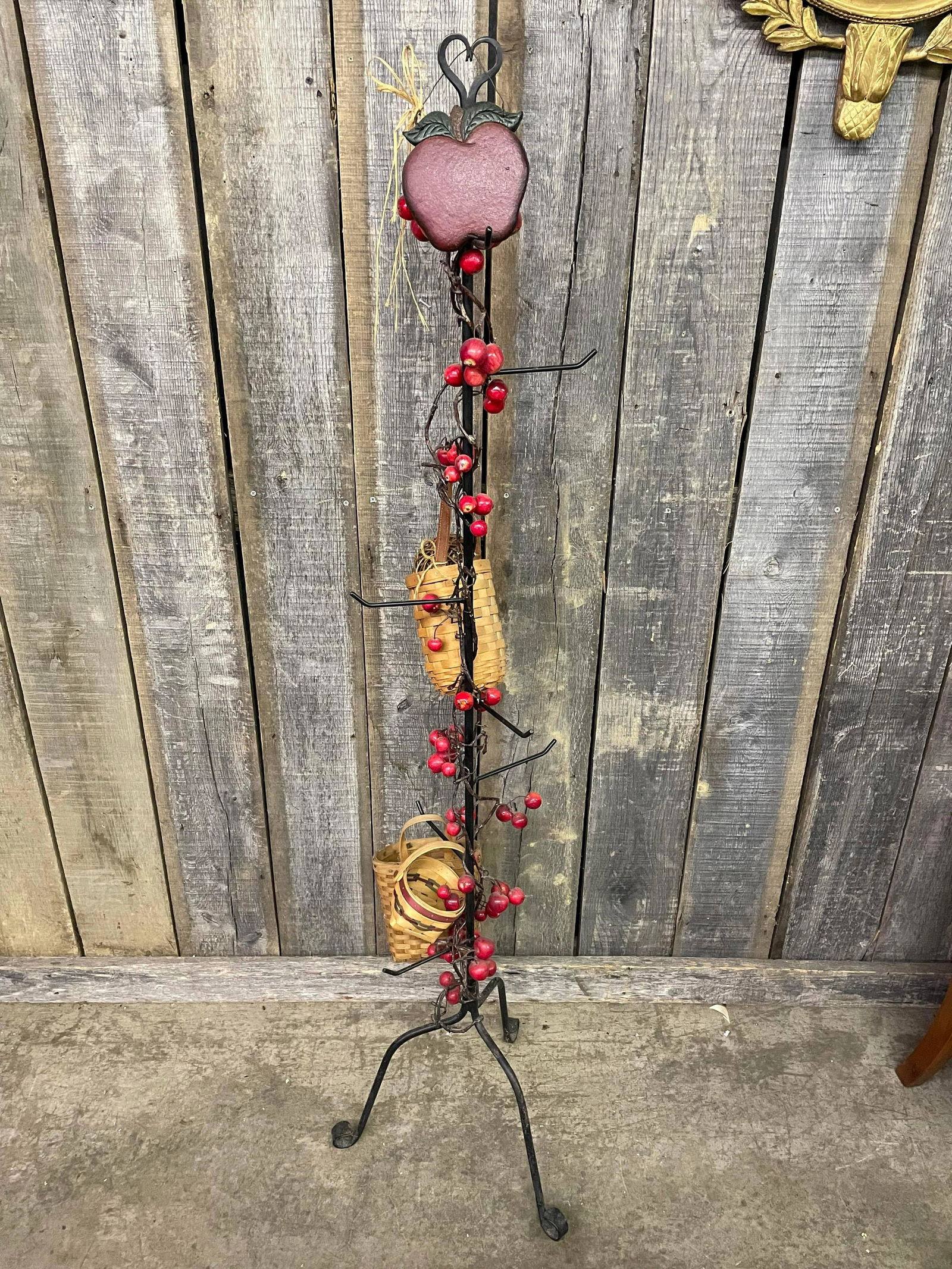 Hat Rack With Primitive/Basket Decor (1 of 3)