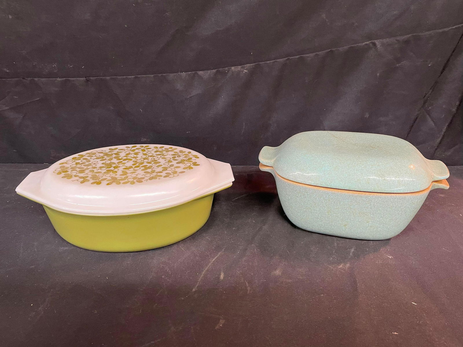 Vintage Cooking Dishes Including Pyrex/Pyrex Style (1 of 2)