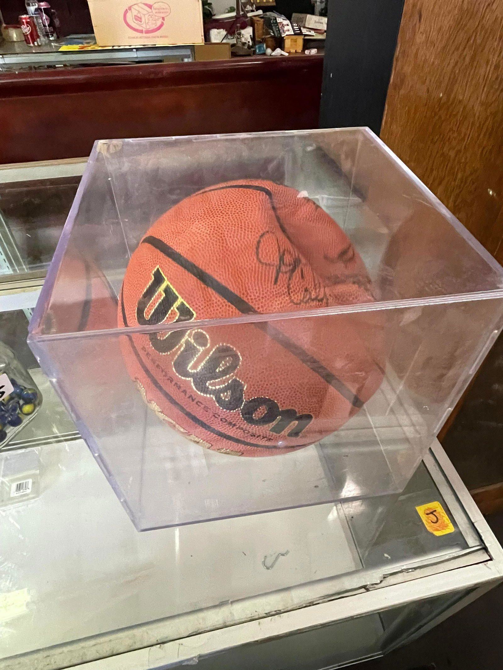 2014-15 Kentucky Wildcats Signed Basketball Memorabilia (1 of 3)