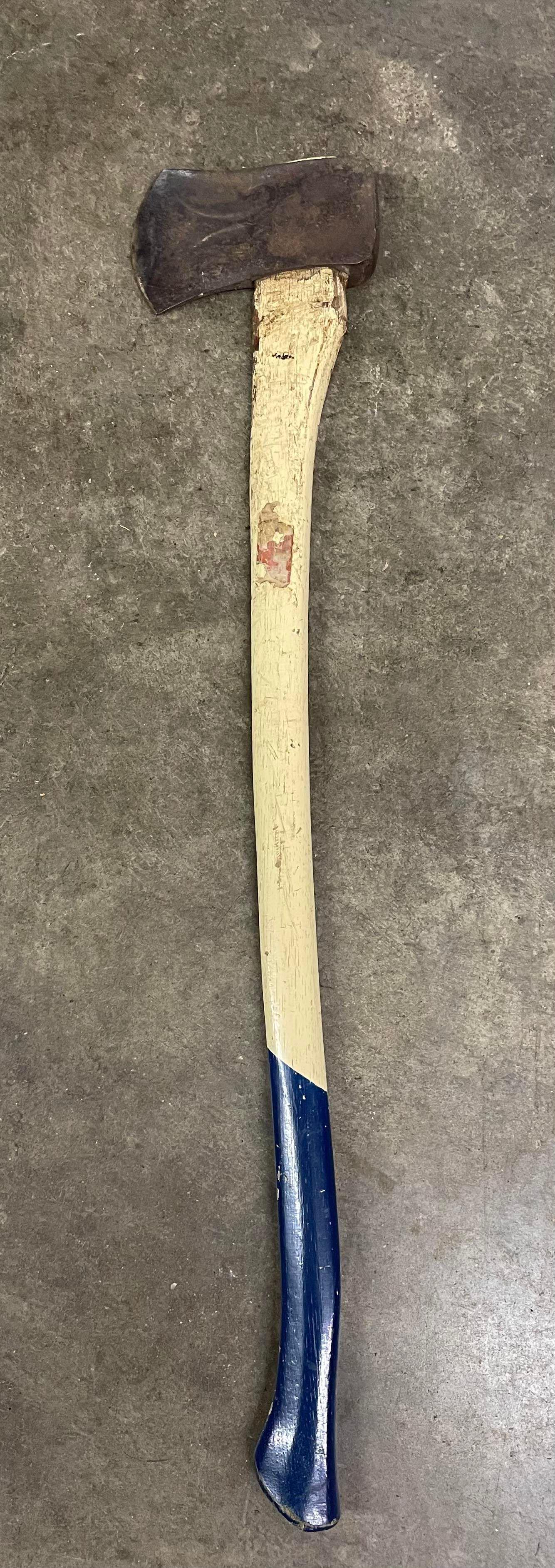 Bluegrass Belknap Wooden Blue/White Hande Axe: Bluegrass Belknap Wooden Blue/White Hande Axe
