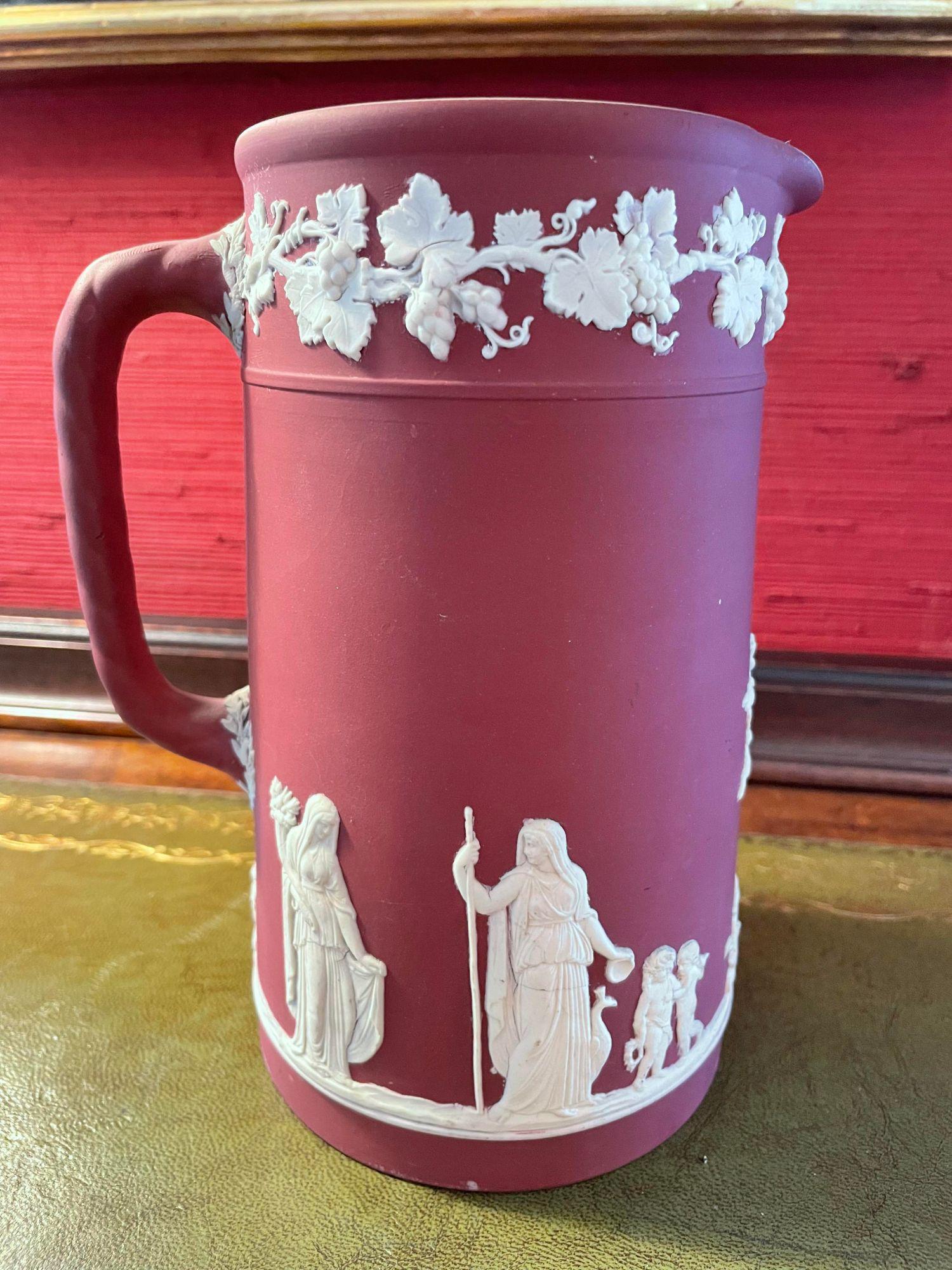 Nice Wedgewood England Pitcher 8" (1 of 3)