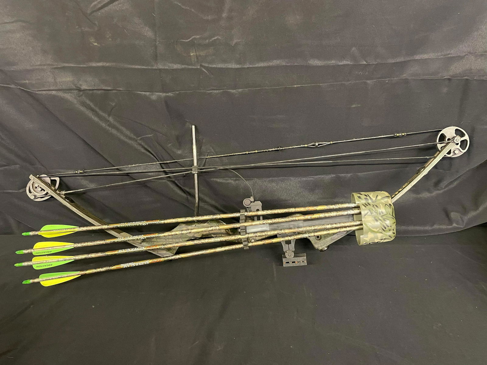 Extreme High Country Compound Bow With Quiver: Extreme High Country Compound Bow With Quiver