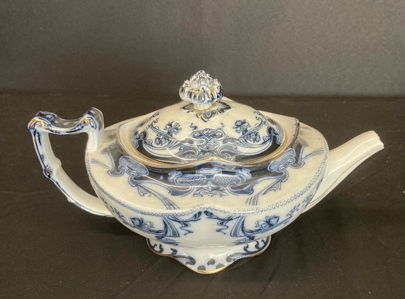 Flow Blue Tea Pot Damage On Inside Rim And Spout Iris Pattern By Royal Staffordshire Pottery Burslem (1 of 2)