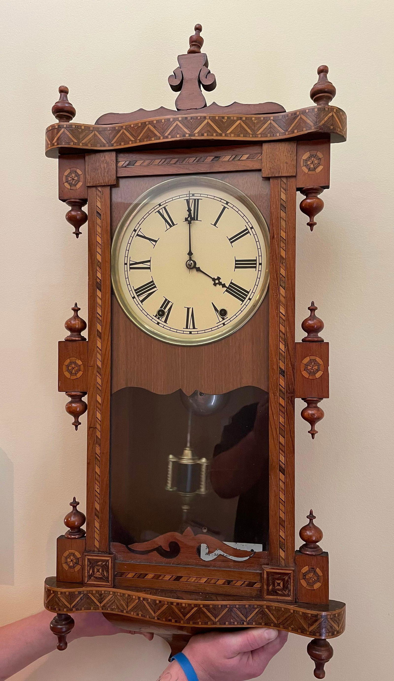 Antique Highly Inlaid Attractive New Haven Clock Co. 8 Day Hour Strike