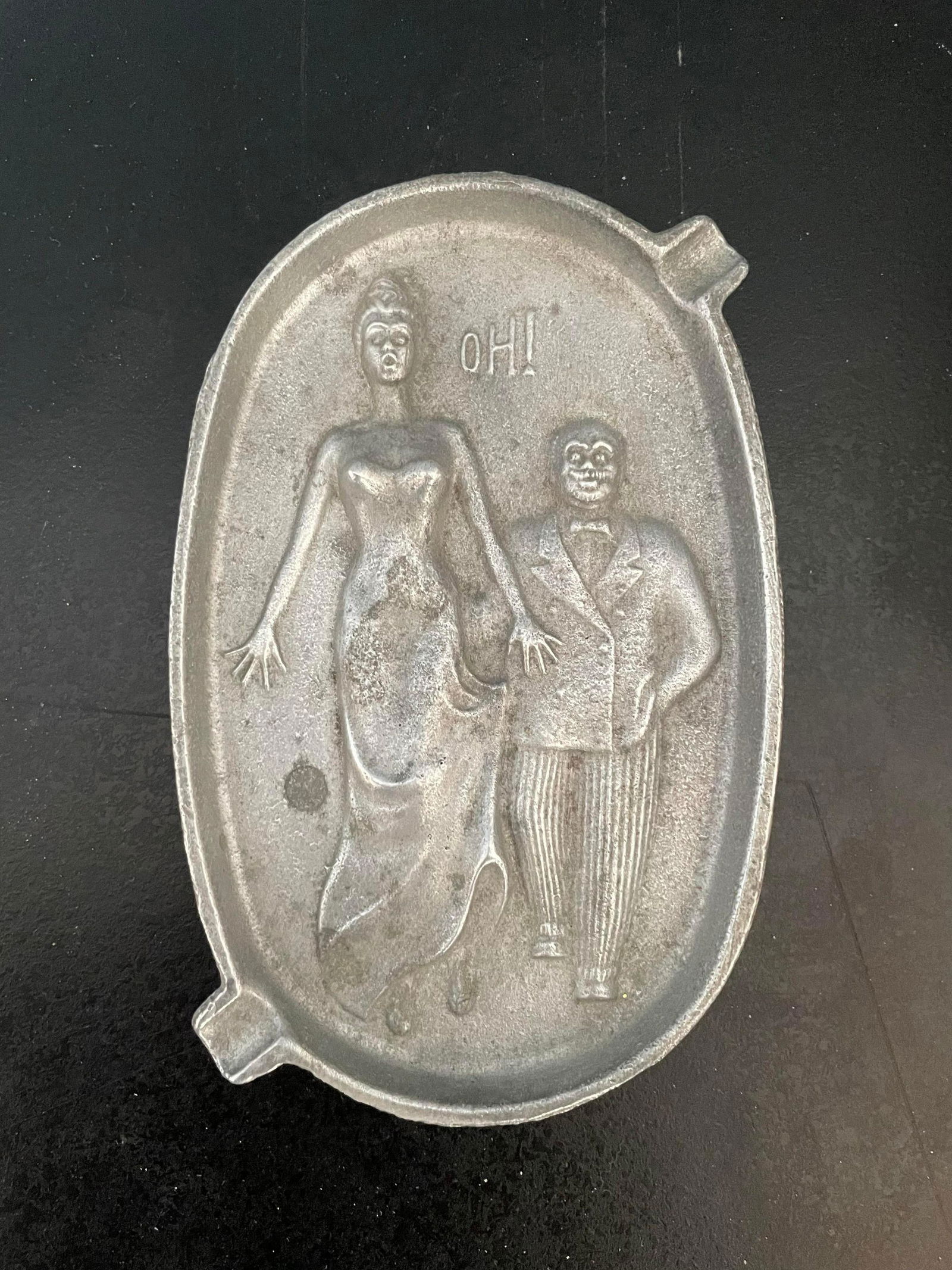 Vintage Risque Ashtray App. 4-5" (1 of 2)