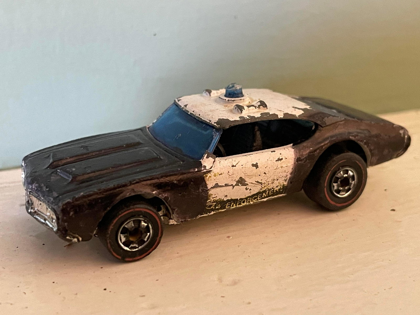 1969 Hotwheels Redline Law Enforcement Police Cruiser: 1969 Hotwheels Redline Law Enforcement Police Cruiser