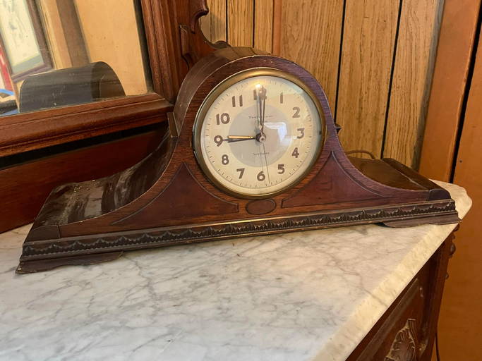 New Haven Westminster Chime Mantle Clock 21" (0508) on Jun 05, 2022