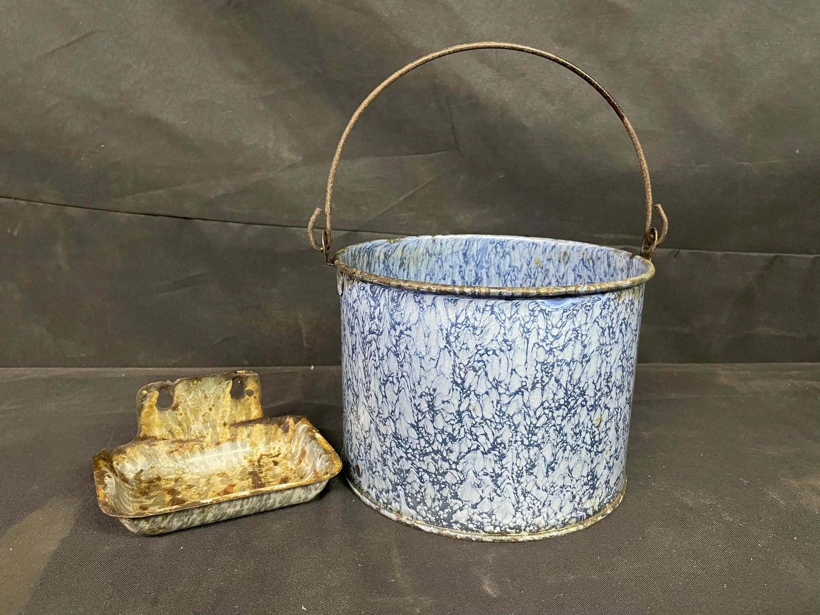 Antique Graniteware Kettle With Handle And Soap Dish (1 of 5)