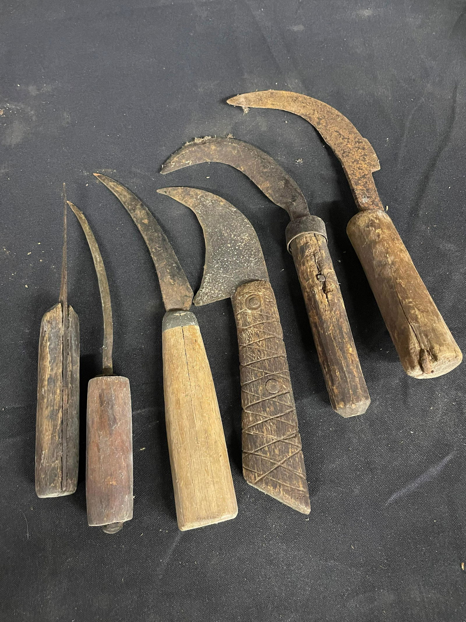 Early Utility Knives Hawkbill Blades And Wooden Handles (1 of 1)