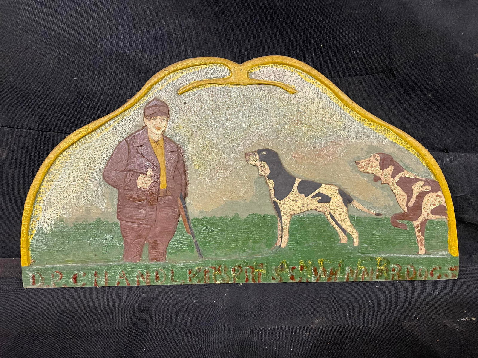 Antique Crest Style Board "D.P Chandler's Prise Winner Dogs" Hand Painted Hunting Dog Scene (1 of 3)