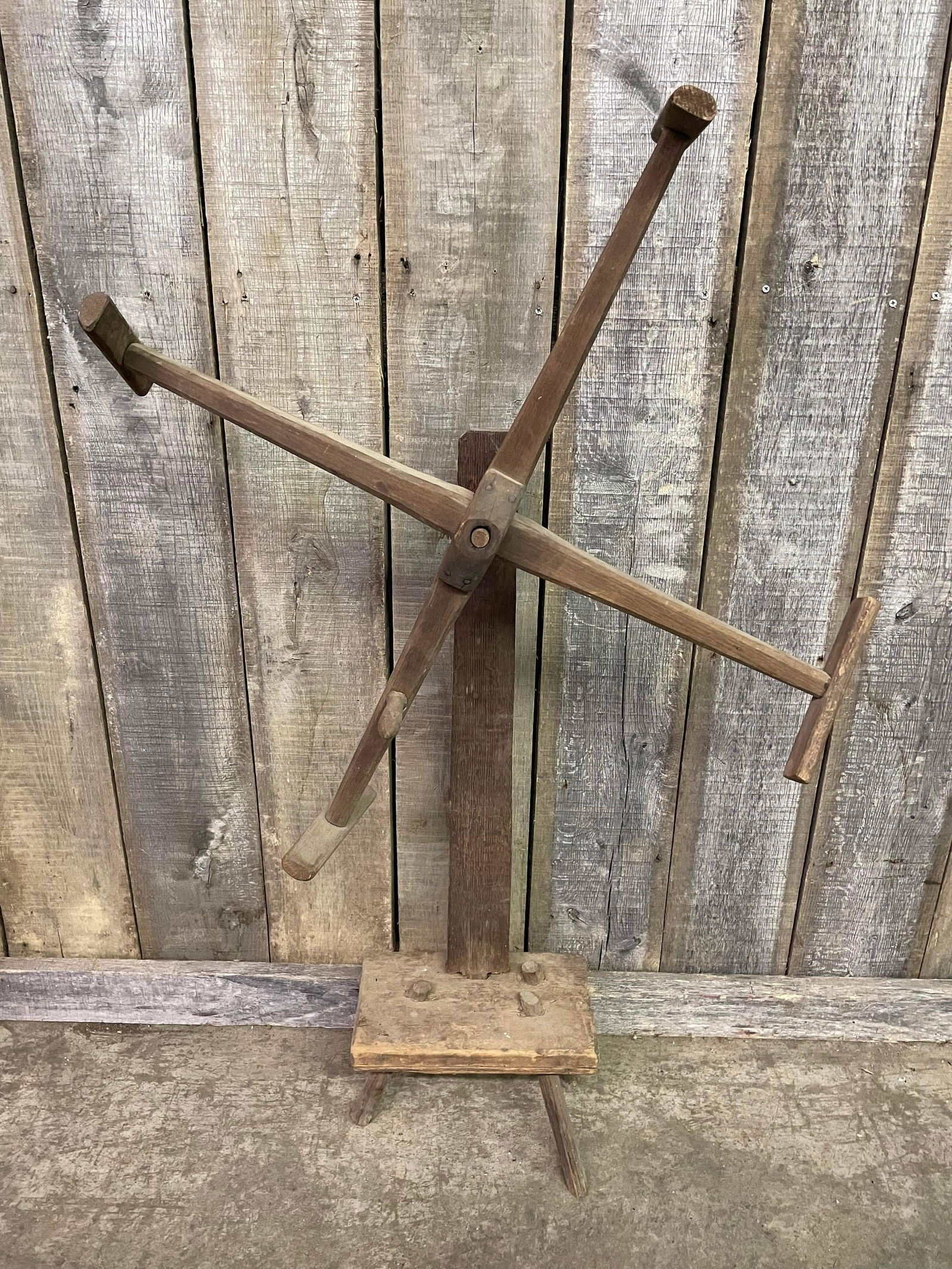 Primitive Early Yarn Winder Spinning Wheel Style (1 of 3)