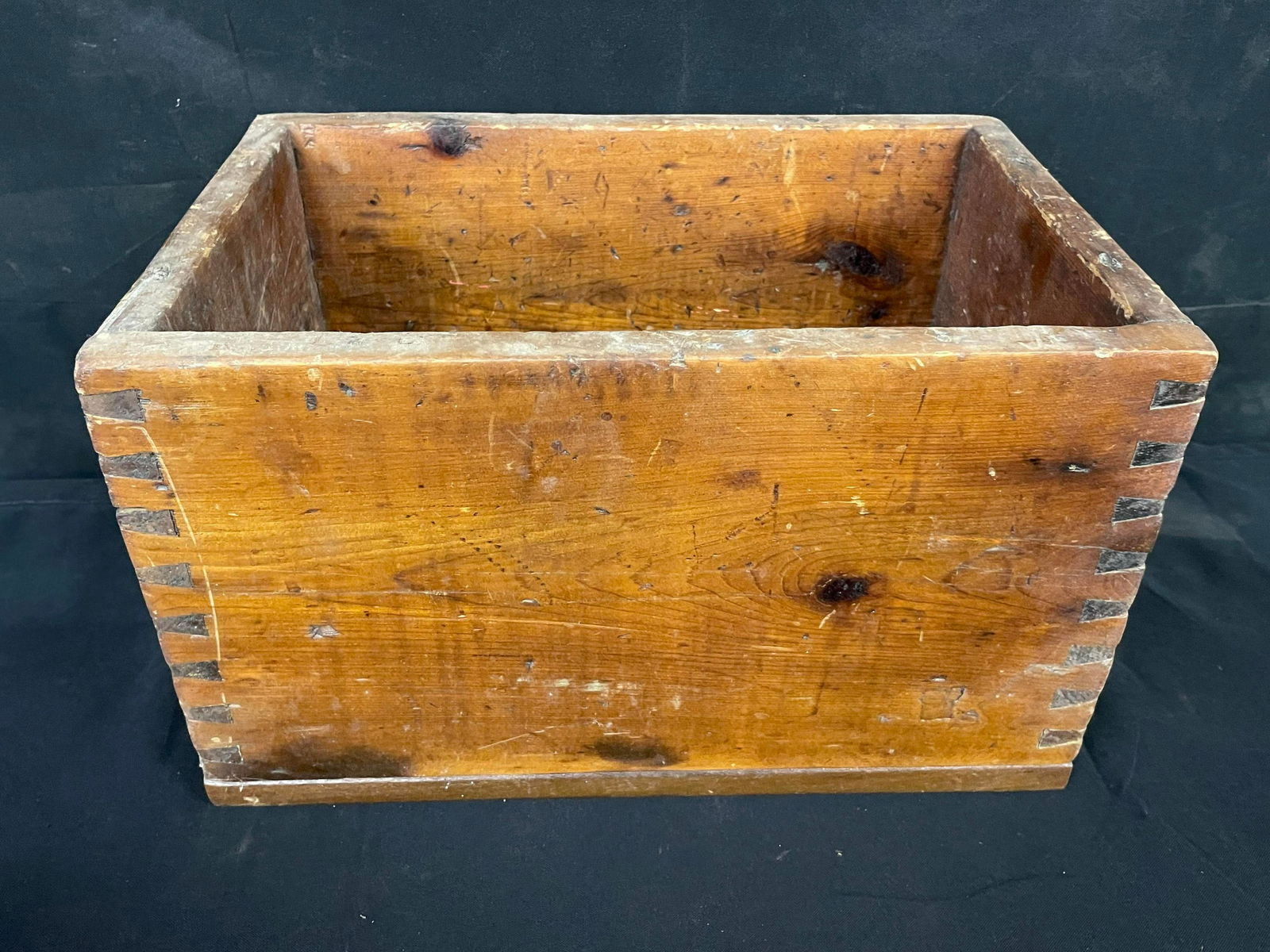 Antique Dovetailed Box (1 of 3)