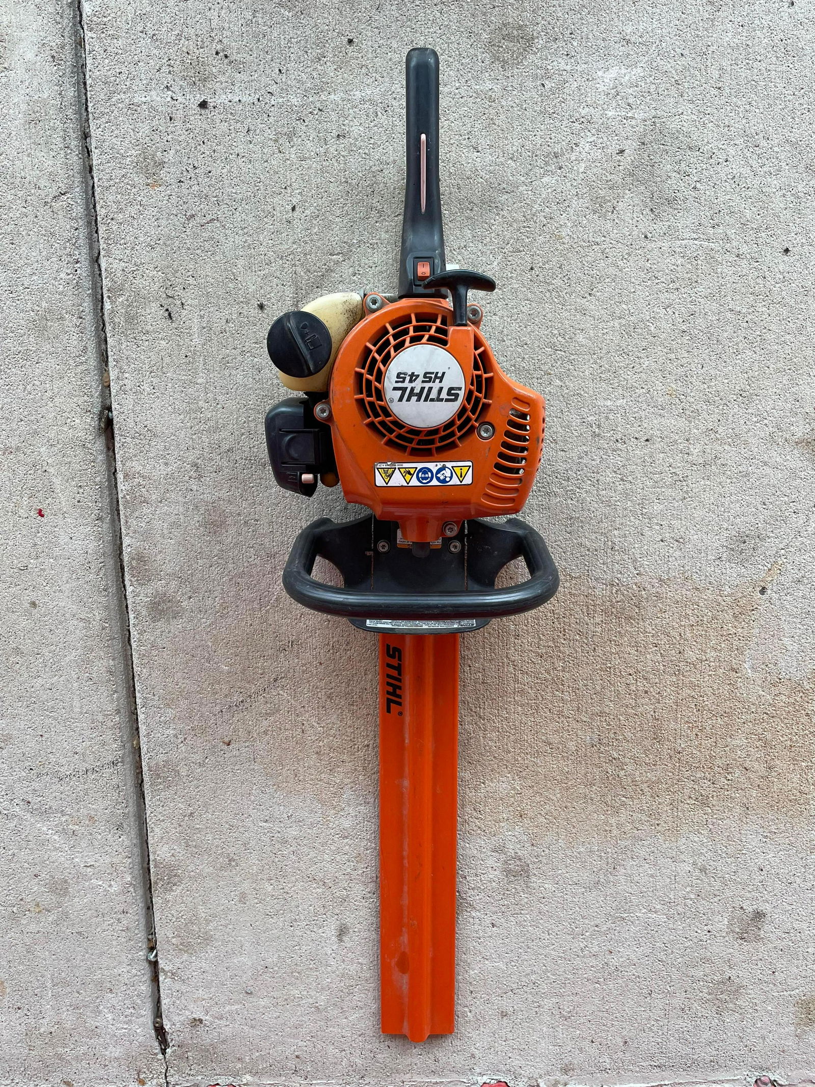 Stihl HS45 Hedge Trimmer Great Condition 18â€ Double-Sided Reciprocating Blade 3,700 Strokes Per: Stihl HS45 Hedge Trimmer Great Condition 18” Double-Sided Reciprocating Blade 3,700 Strokes Per Minute