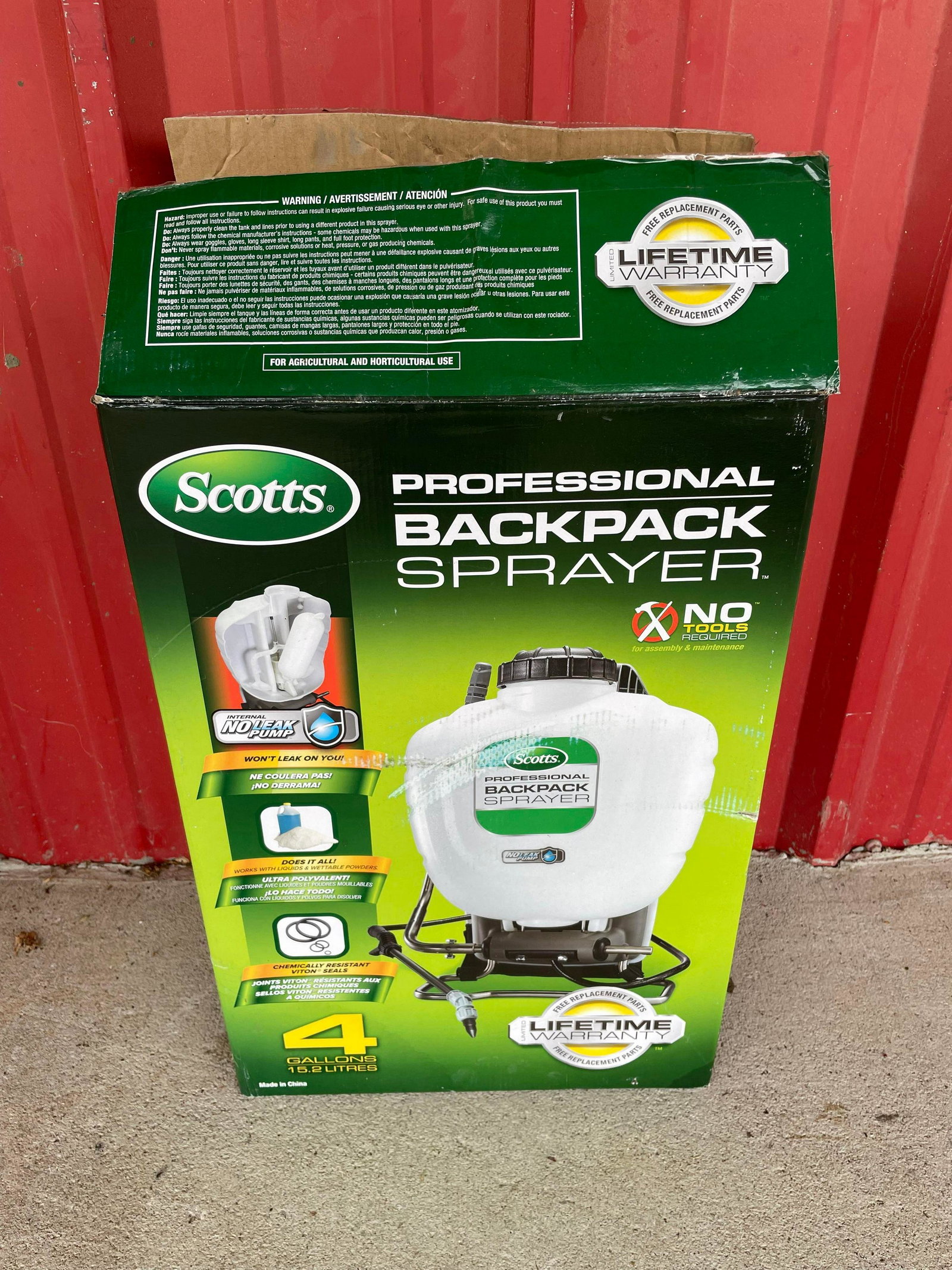 New In Box Scotts Professional Backpack Sprayer (1 of 2)