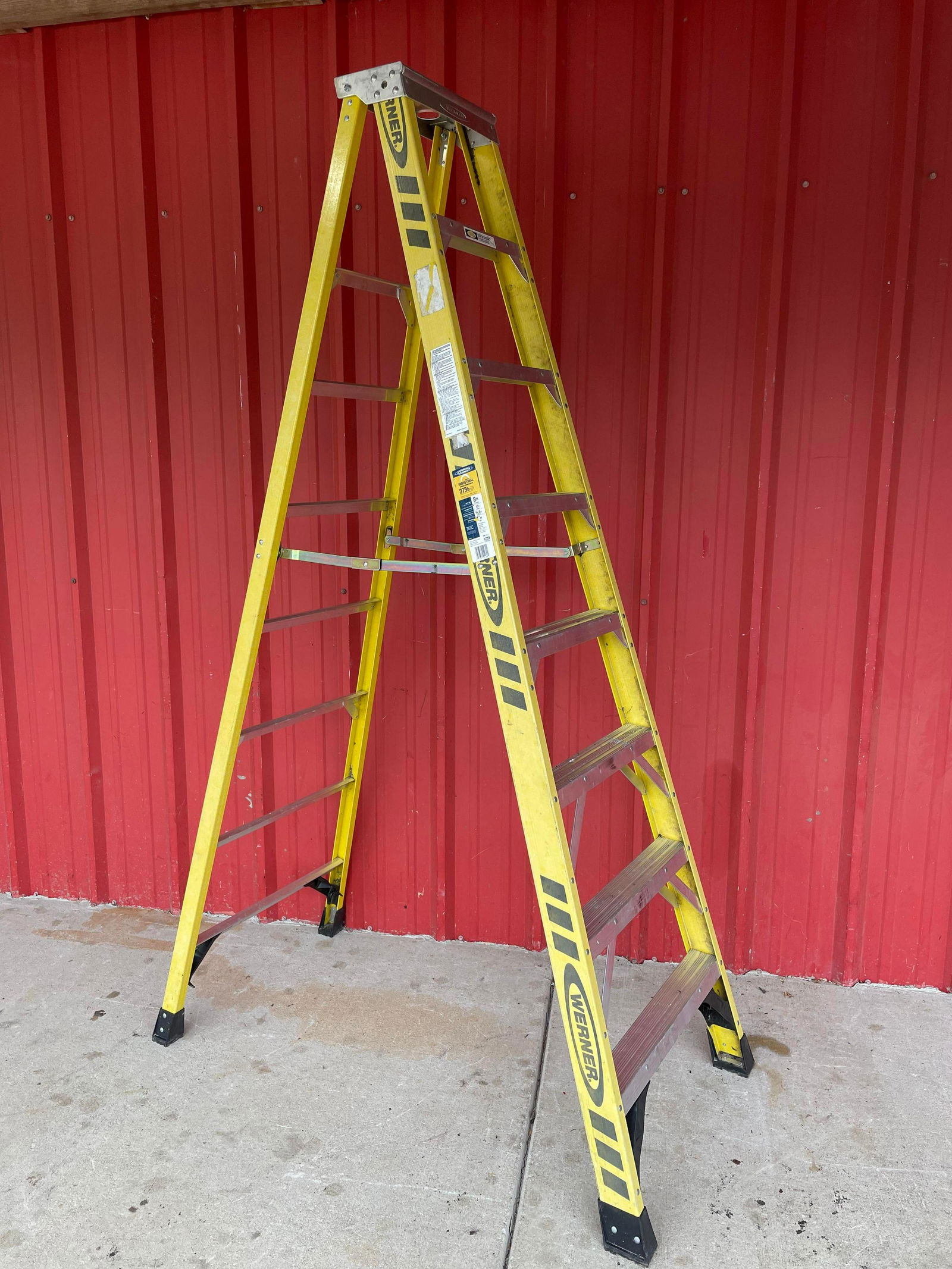 Werner 375lb 8ft Fiberglass Ladder (1 of 2)