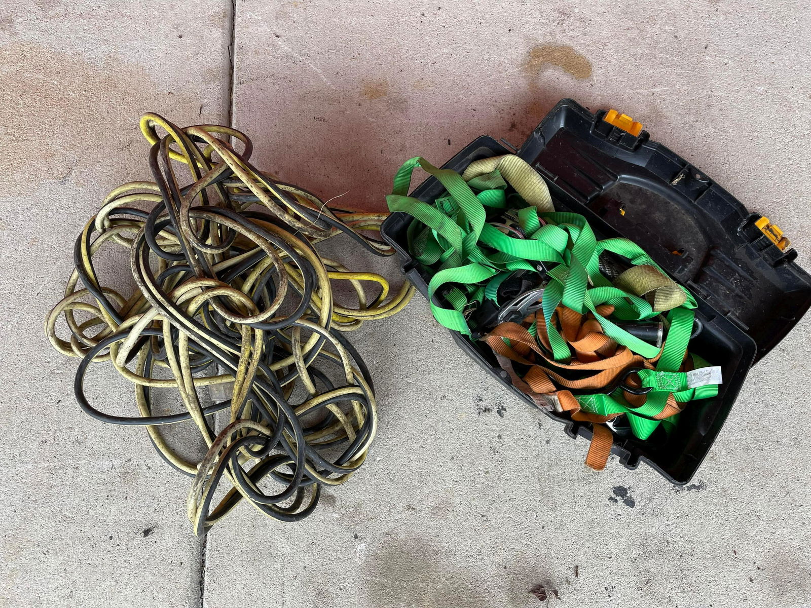 Heavy Duty Extension Cord With Assorted Ratchet Straps (1 of 1)