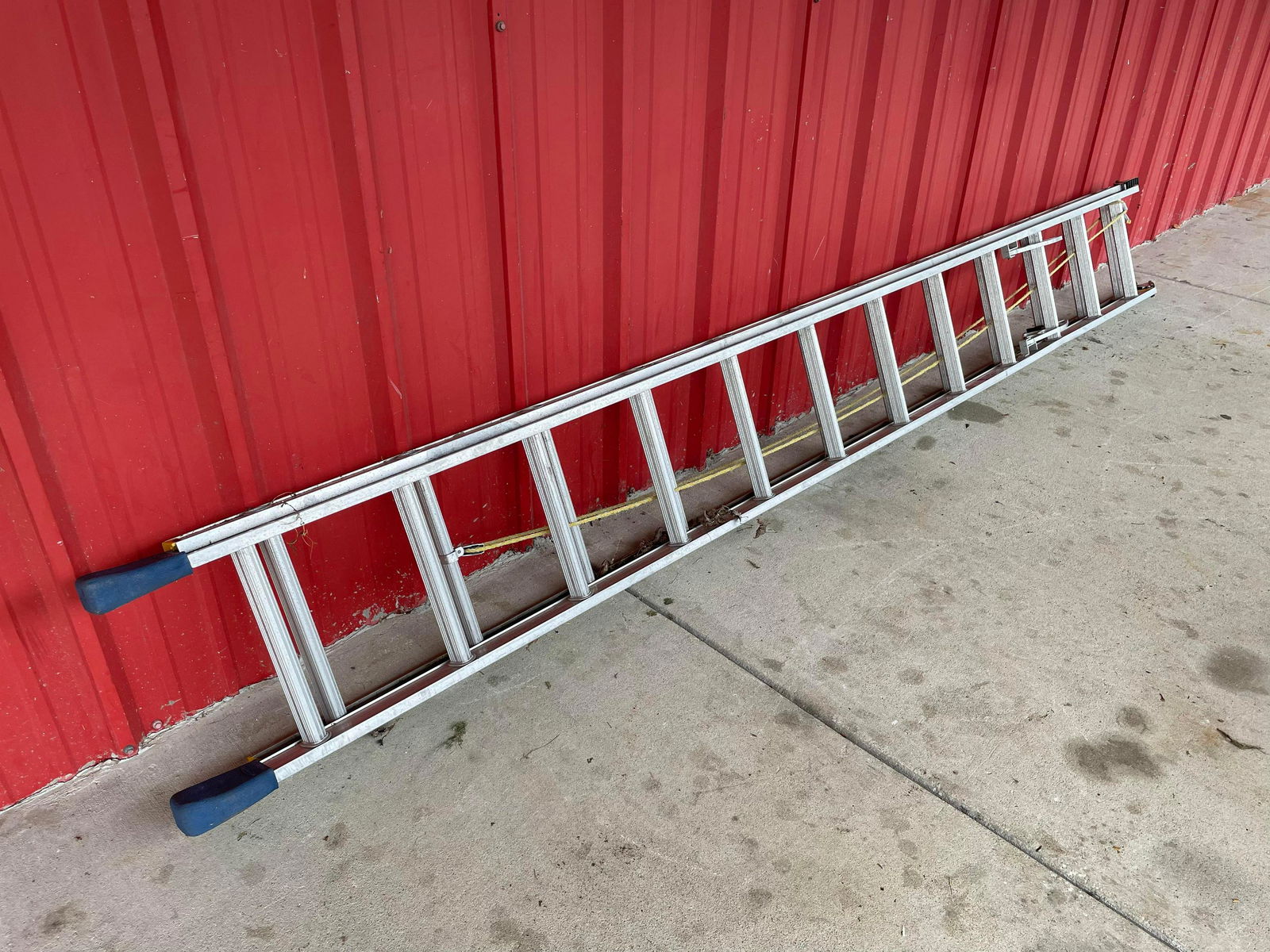 Werner Aluminum 24ft Extension Ladder (1 of 2)