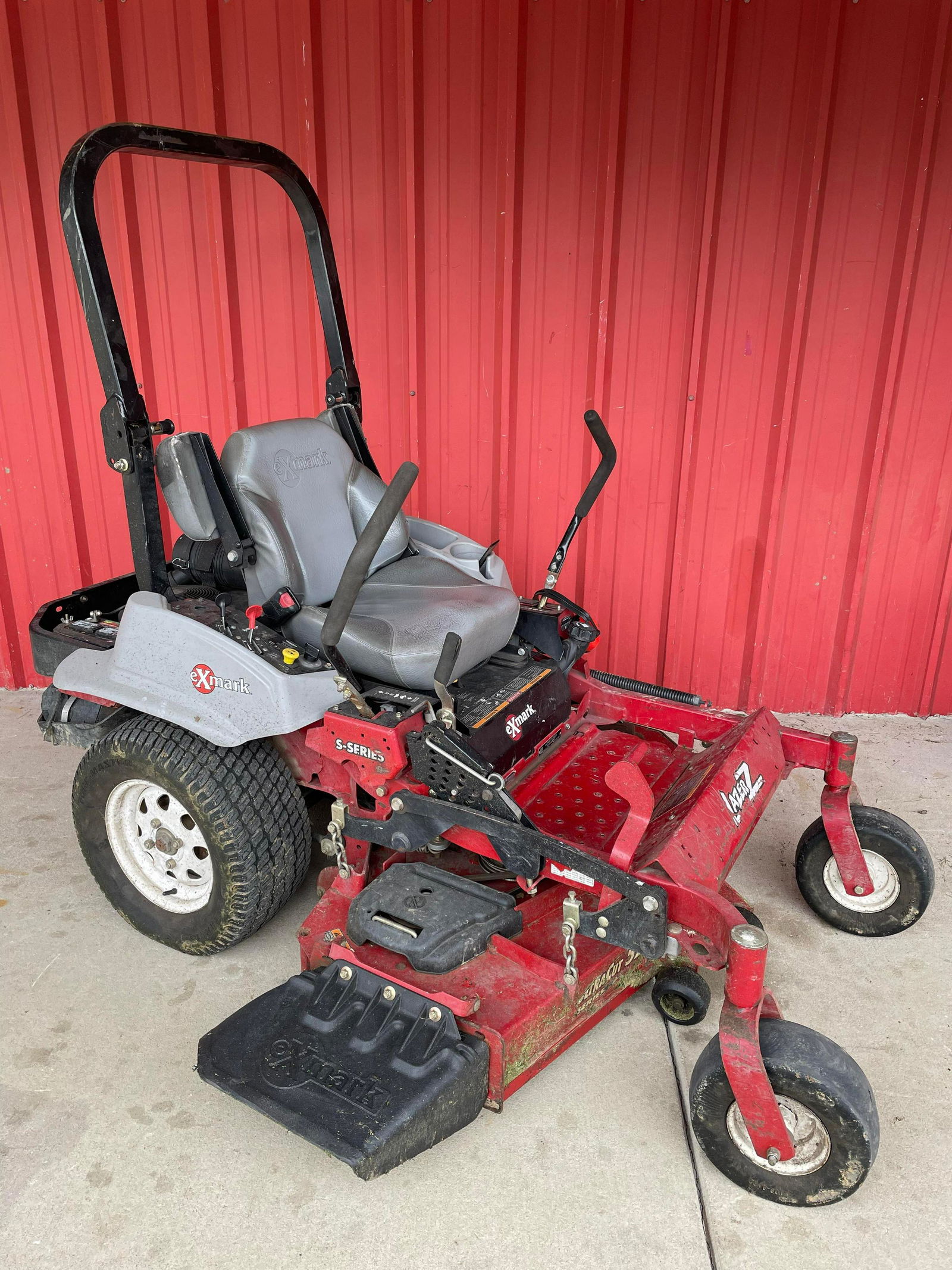 ExMark LazerZ 52" Zero Turn Mower Runs/Operates 1247 Hours (1 of 7)
