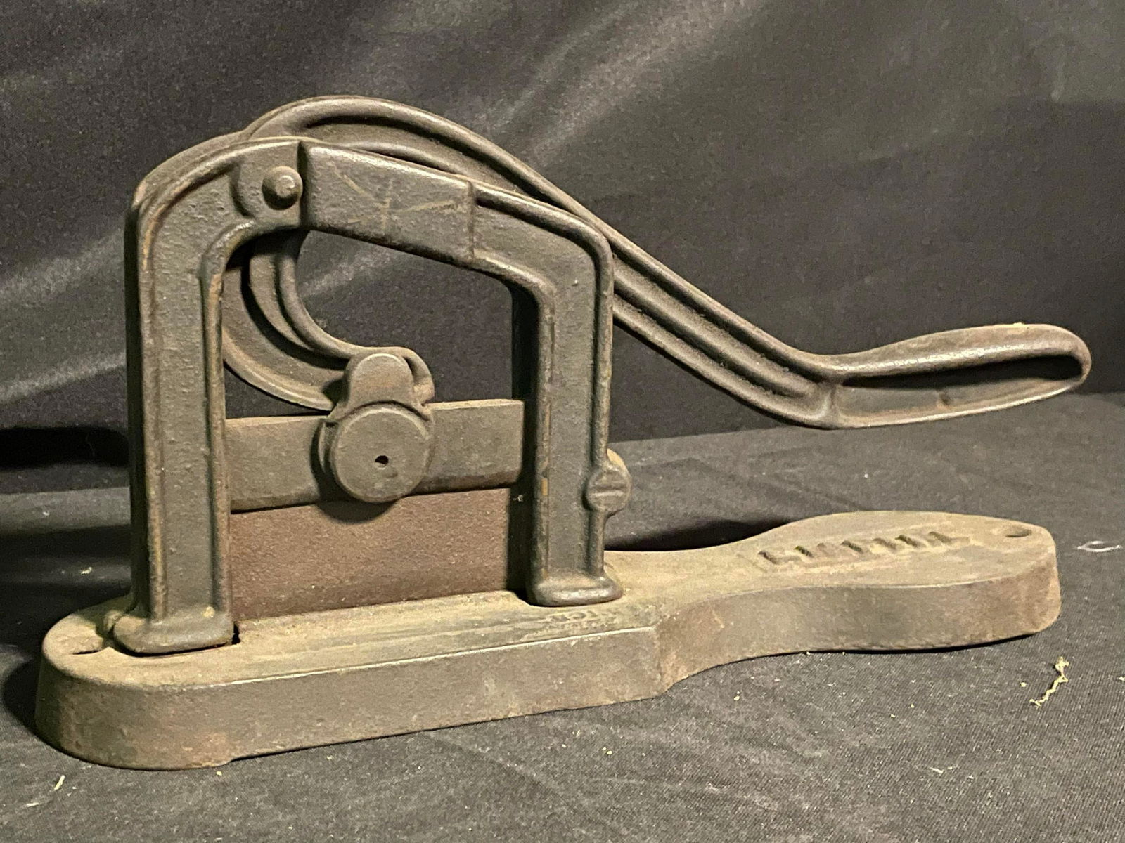 Antique Cast Iron Empire Tobacco Plug Cutter 12" (1 of 3)