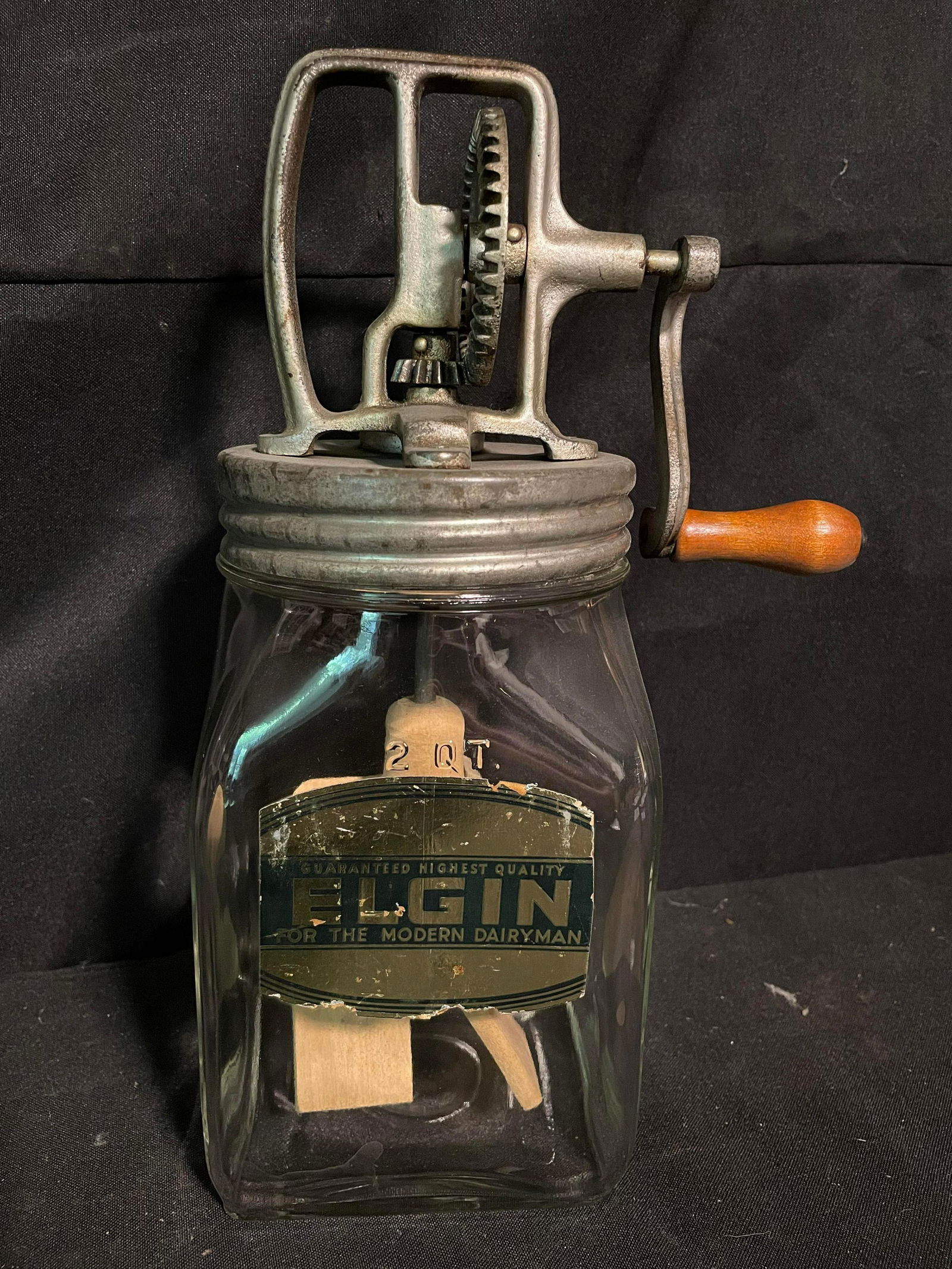 Elgin 2 Qt. Original Paper Label "For The Modern Dairymen" With Hand Crank Top And Wooden Handle 12" (1 of 3)