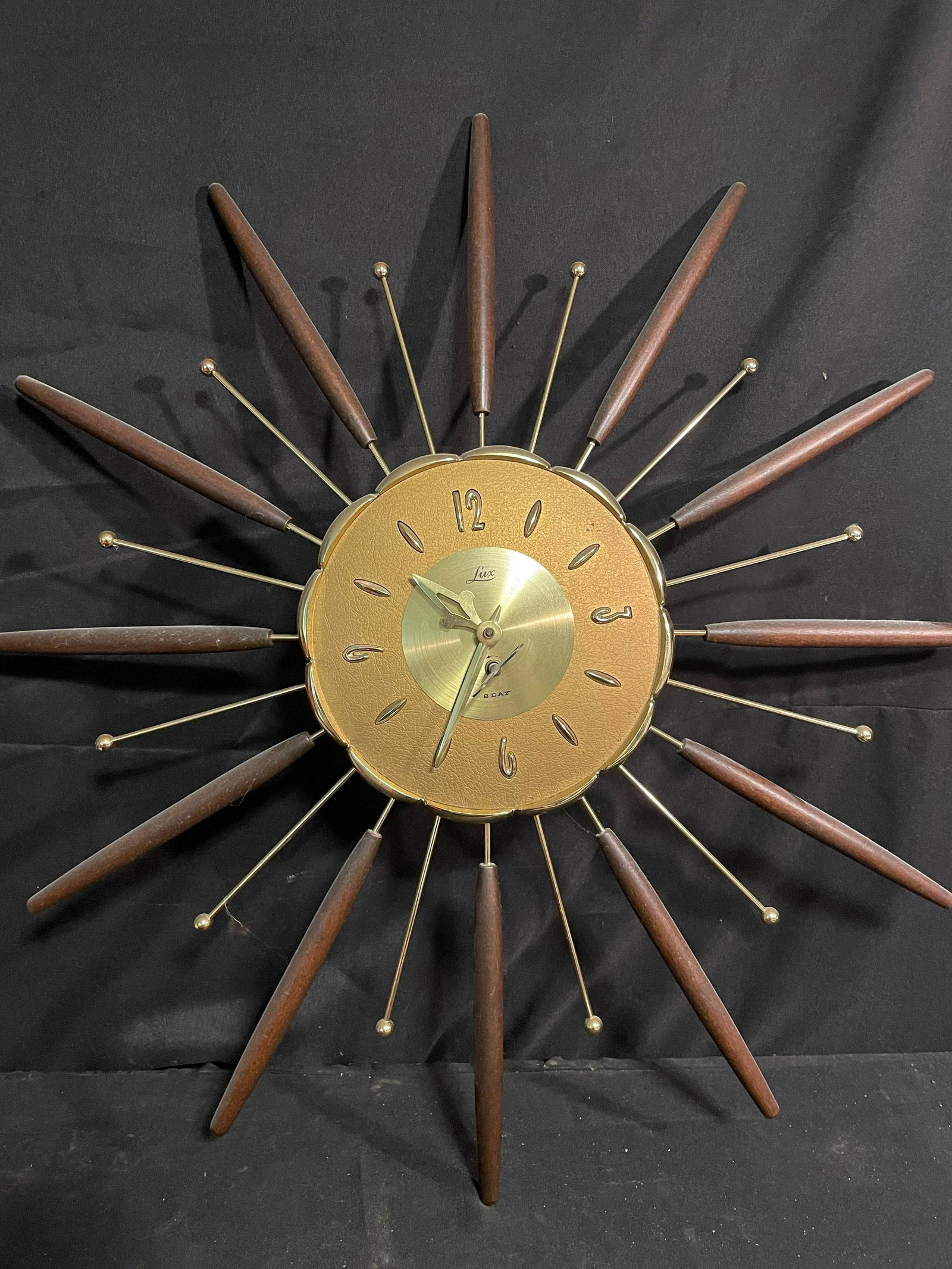 Mid-Century Modern Lux 8 Day Wall Clock 5230 Series Lebanon, Tenn. U.S.A. 28": Mid-Century Modern Lux 8 Day Wall Clock 5230 Series Lebanon, Tenn. U.S.A. 28"