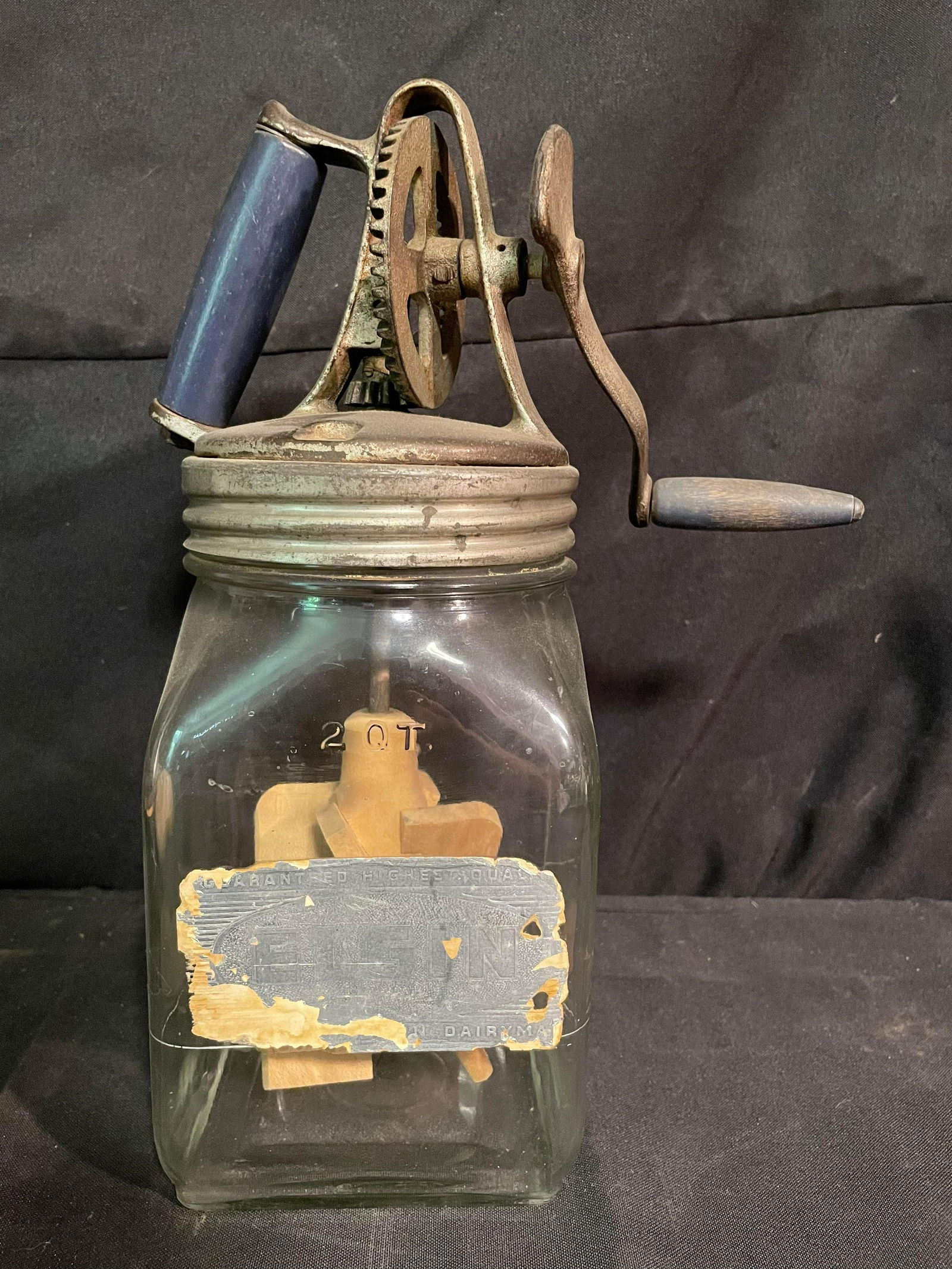 Elgin 2 Qt. Original Paper Label "For The Modern Dairymen" With Hand Crank Top And Wooden Handle 12" (1 of 3)