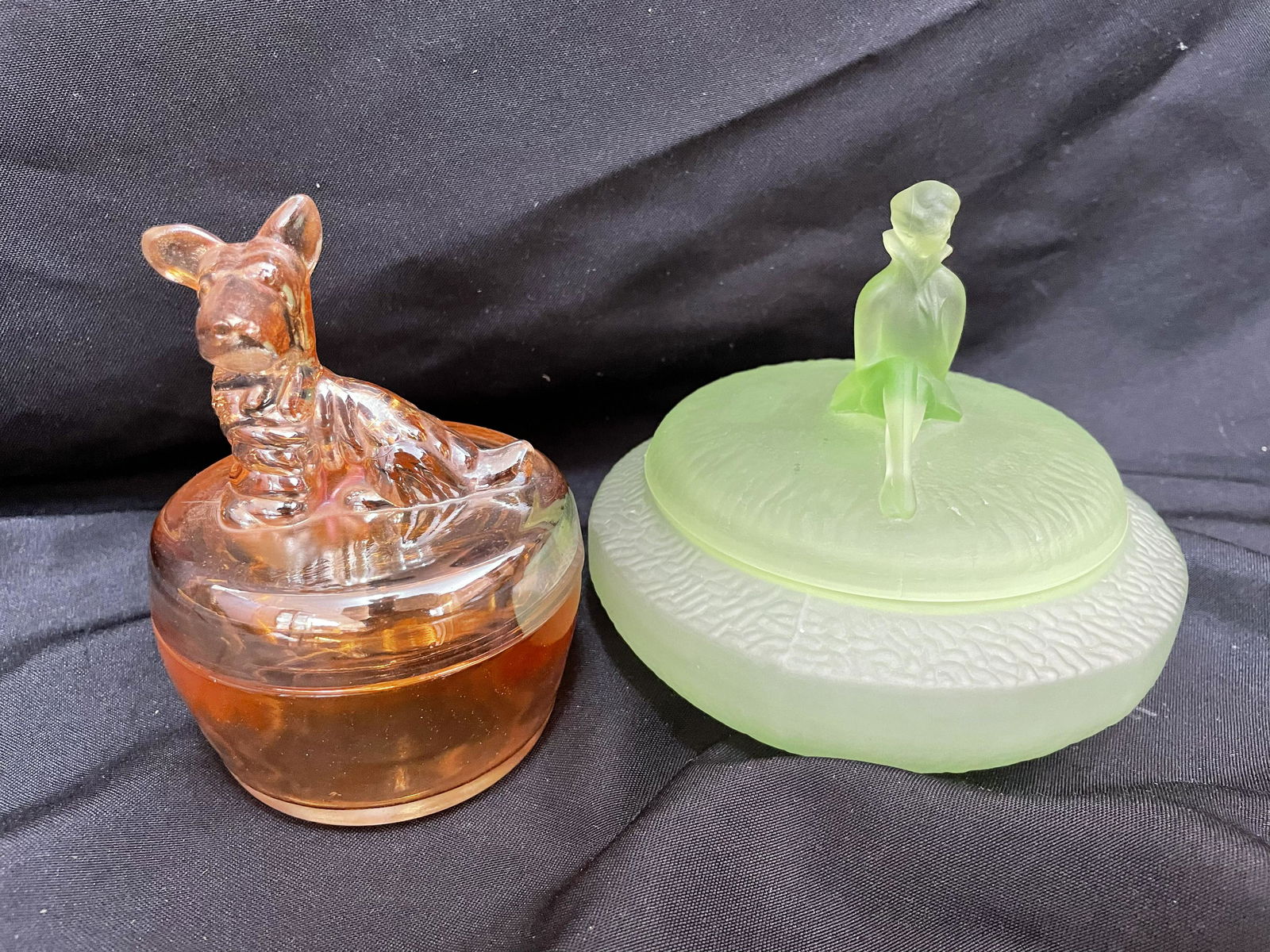 Art Deco Powder Dish Green With Woman Decorated Lid And Scottie Dog Powder Box Marigold 1940's (1 of 1)