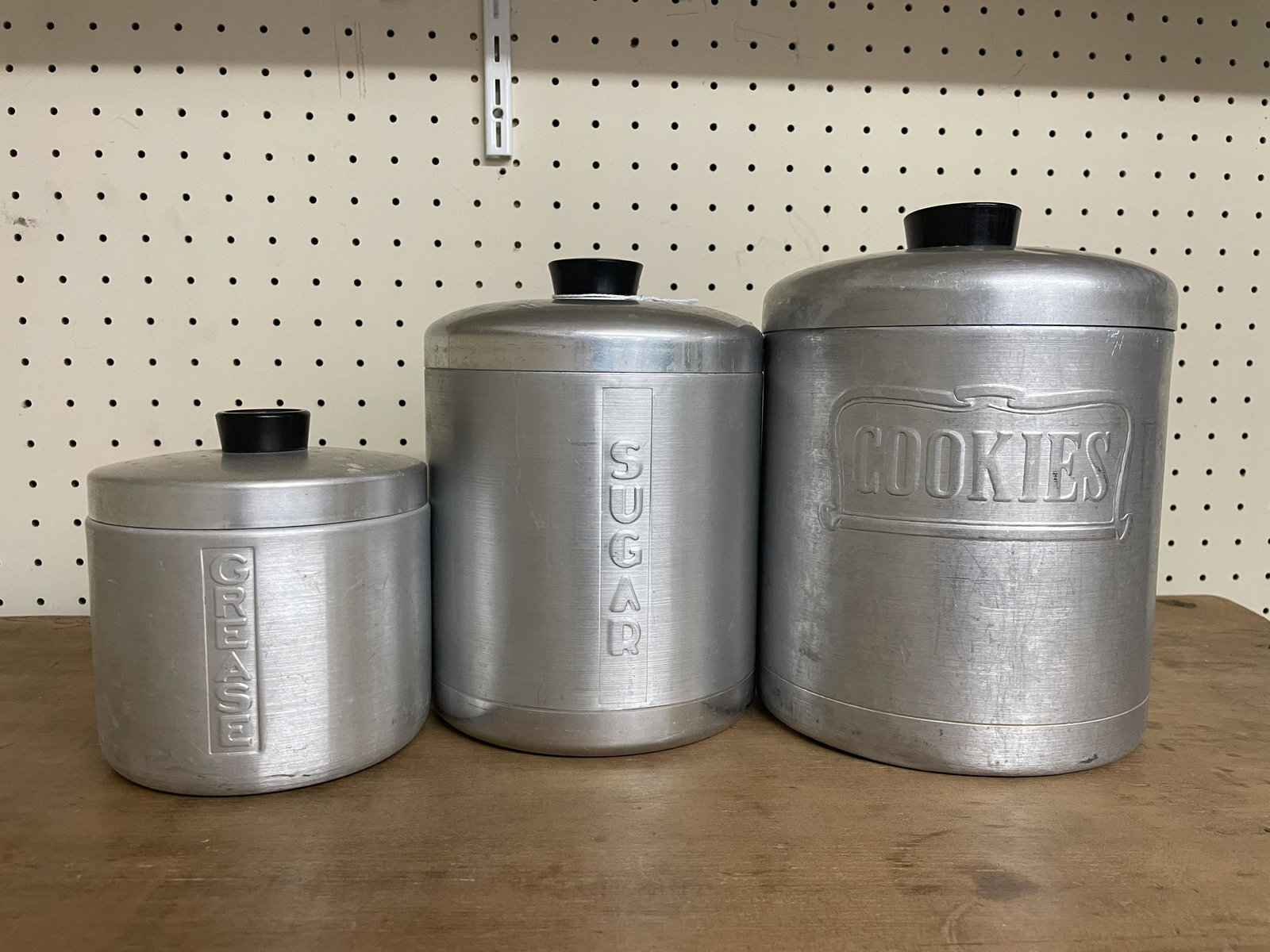 Trio Of Vintage Graduated Style Cookie-Counter Tins With Lids. "Grease. Sugar. Cookies" Largest 9": Trio Of Vintage Graduated Style Cookie-Counter Tins With Lids. "Grease. Sugar. Cookies" Largest 9"