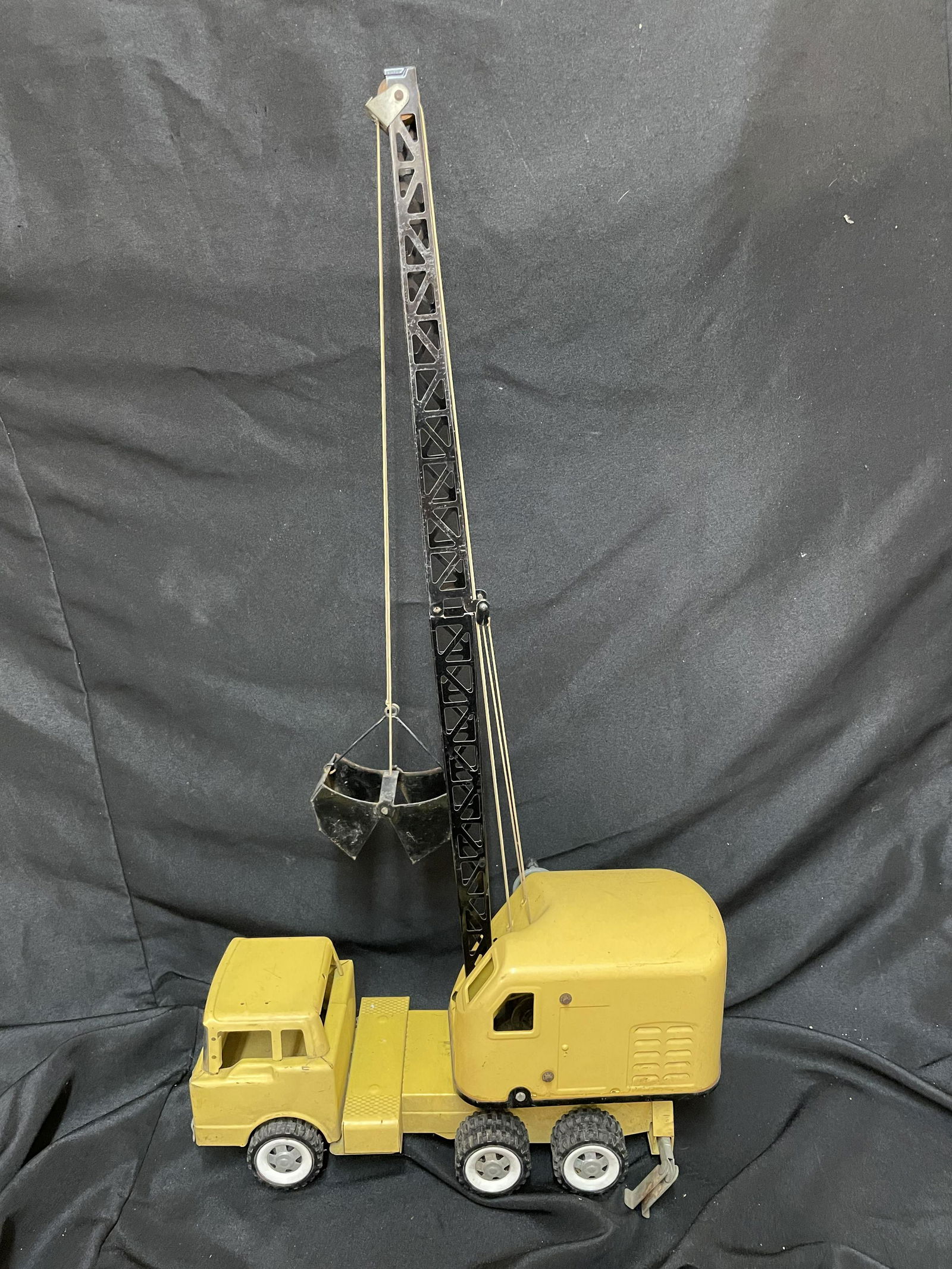 Struccto Pressed Steel Mobile Crane Truck 050520720 (1 of 5)