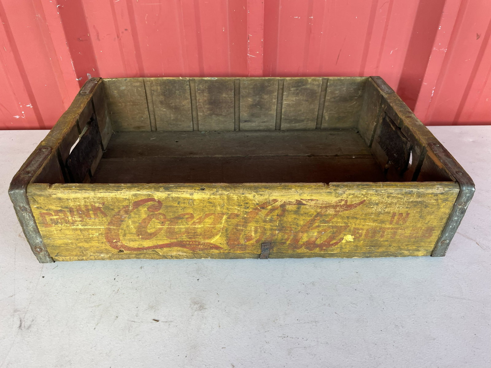 Wooden Drink Coca-Cola Glass Soda Bottle Crate: Wooden Drink Coca-Cola Glass Soda Bottle Crate