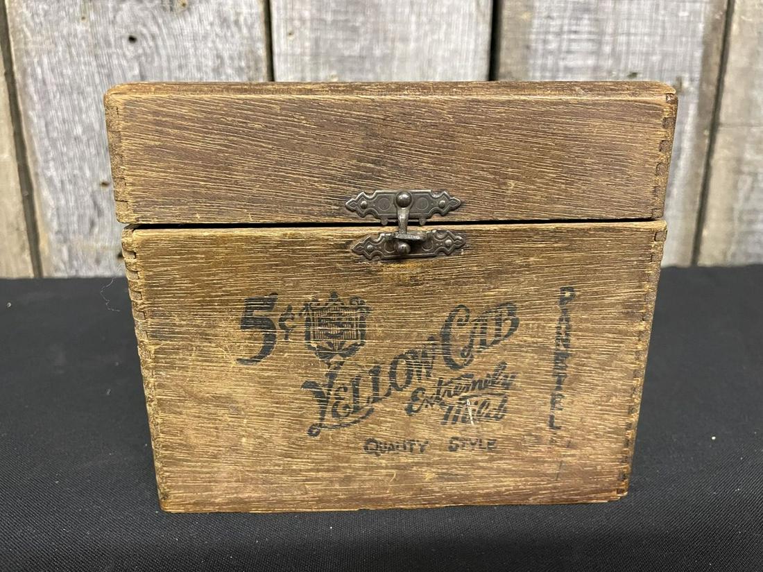 5Â¢ Yellow Cab Wooden Dovetailed Cigar Box As Found 6" (1 of 2)