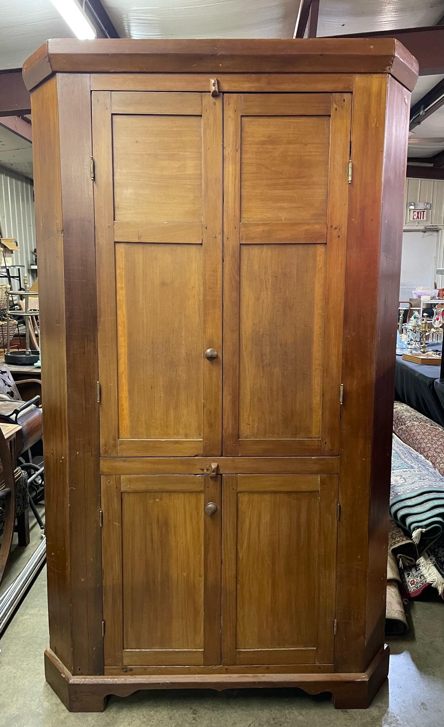 Vintage Corner Hutch (0342) on Sep 25, 2022 Swisher Bros. Auction
