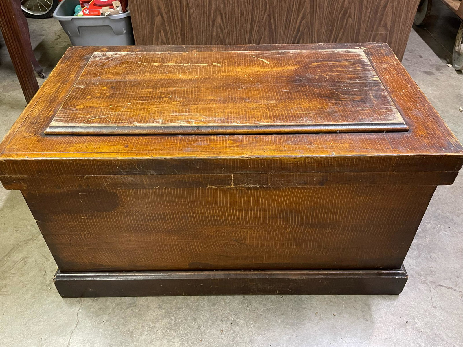 Vintage Trunk (1 of 4)