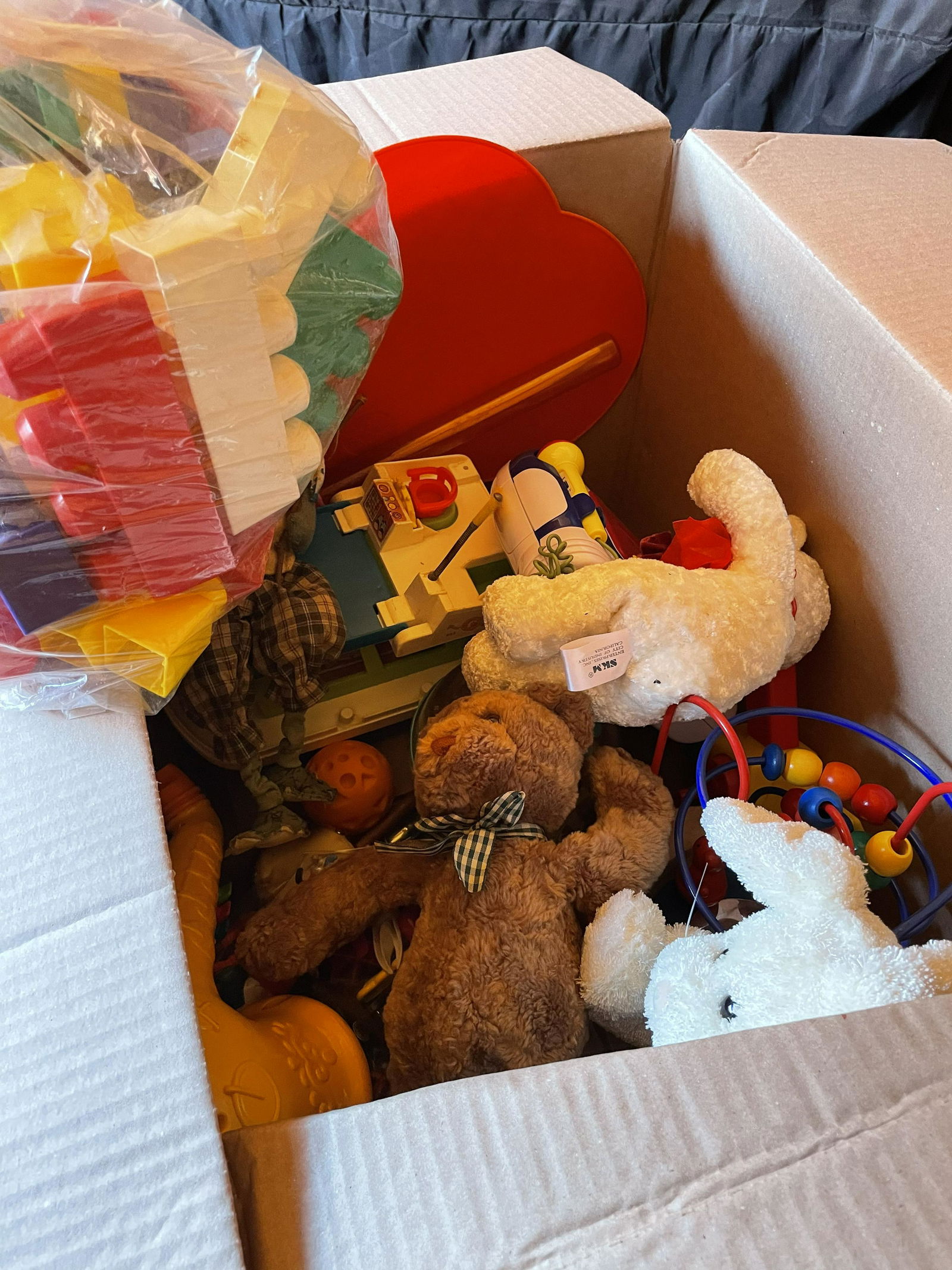 Large Box Lot of Vintage Toys: Large Box Lot of Vintage Toys