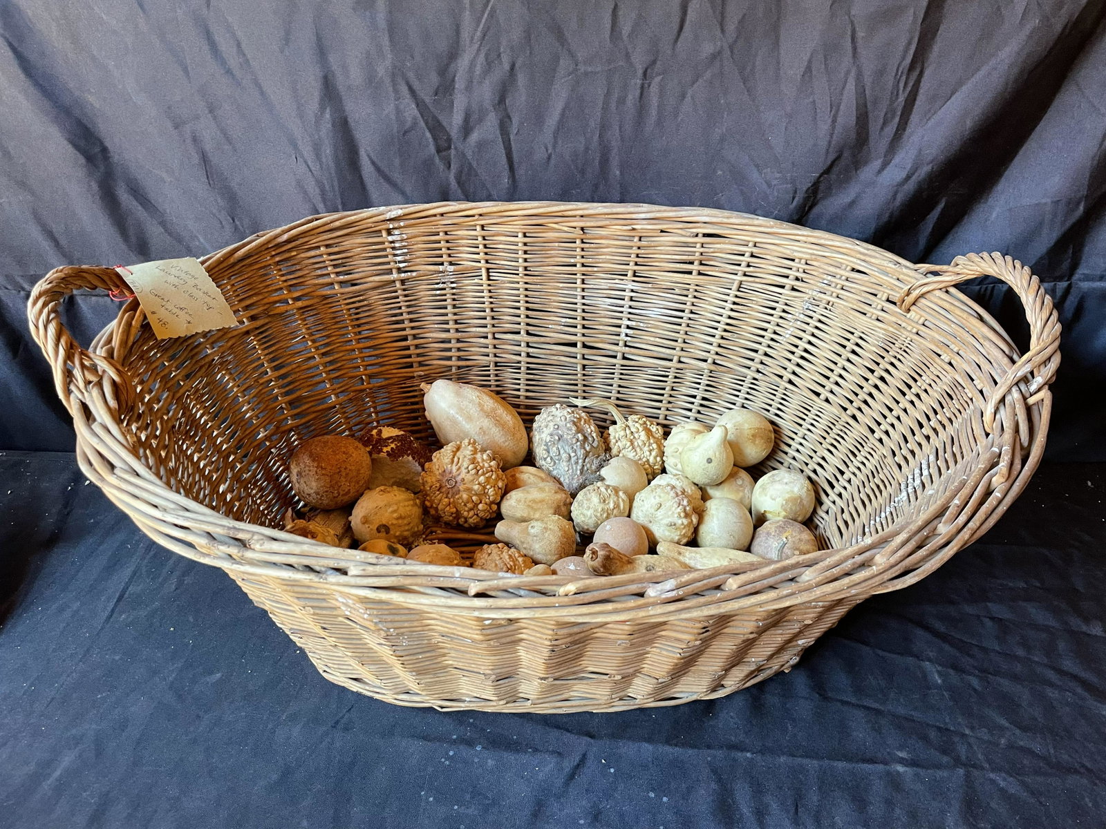 Vintage Laundry Basket: Vintage Laundry Basket