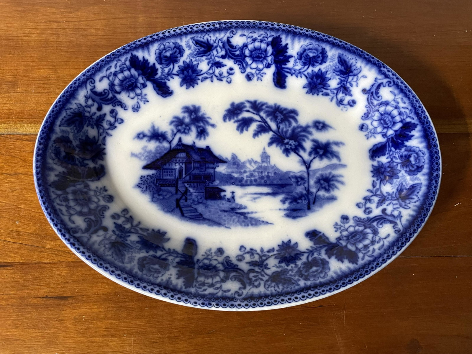 AGRA Flow Blue Platter: AGRA Flow Blue Platter