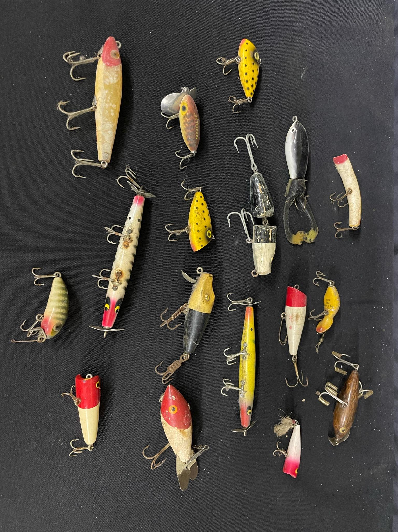 Collection of Vintage / Some Wooden Fishing Lures: Collection of Vintage / Some Wooden Fishing Lures