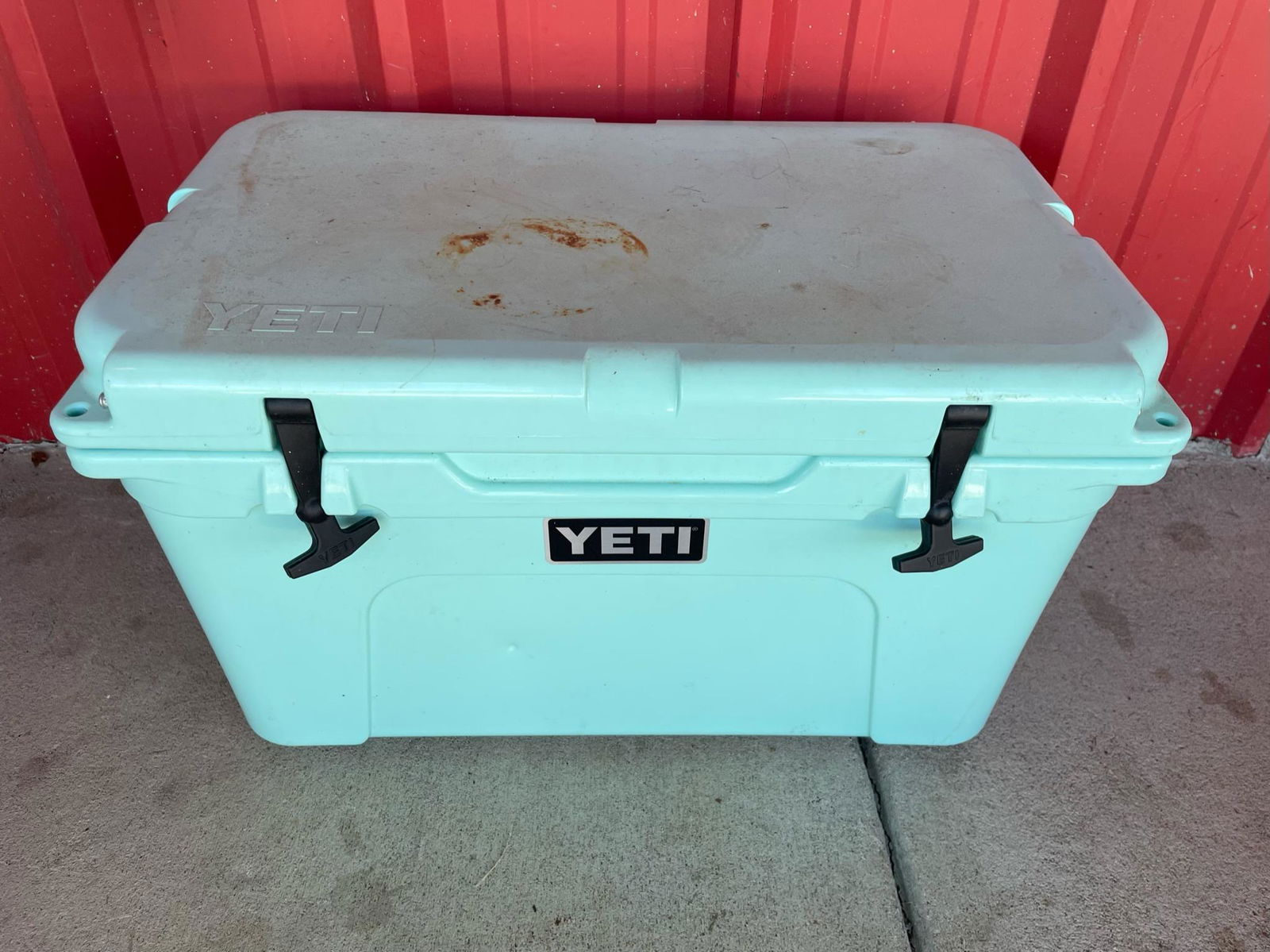 Yeti Cooler Oct 15, 2022 Swisher Bros. Auction LLC in KY