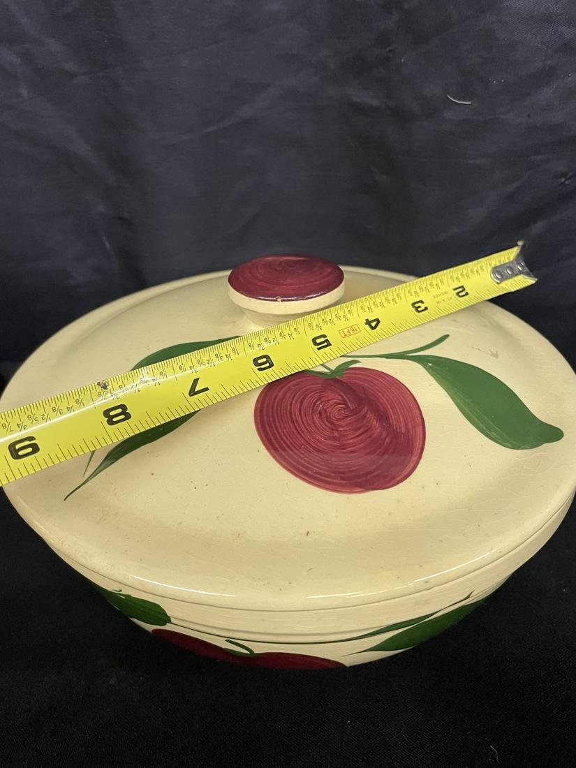 Watts Pottery Covered Casserole Bowl (1 of 1)